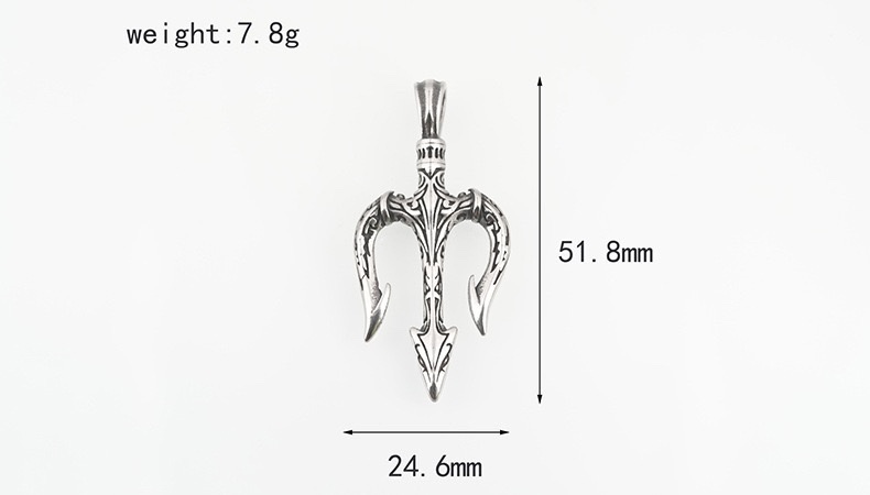 Personalized retro Aquaman Trident, European and American God of War fork men's titanium steel pendant necklace, stainless steel pendant Application Scenario