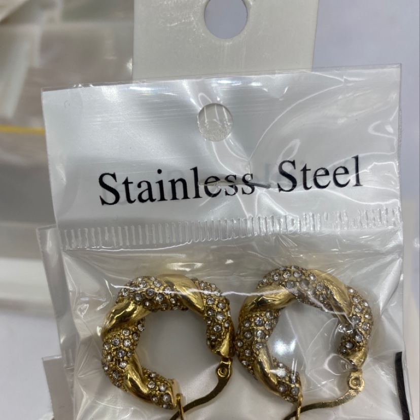 设计感时尚简约大号风穴独特耳环2024新款爆款气质高级感