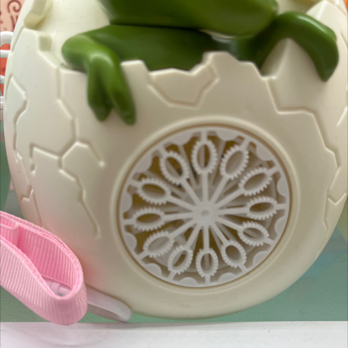 萌趣立体卡通恐龙、多孔设计出泡五彩缤纷、逼真的恐龙音效、LED灯光、恐龙蛋造型电动泡泡机详情图5