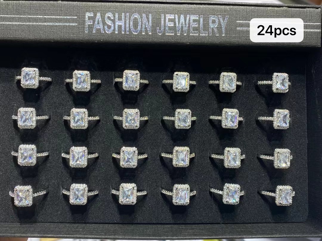 方包戒指，白锆白k钻石戒指，开口设计，时尚大方大气款式经典款式产品图