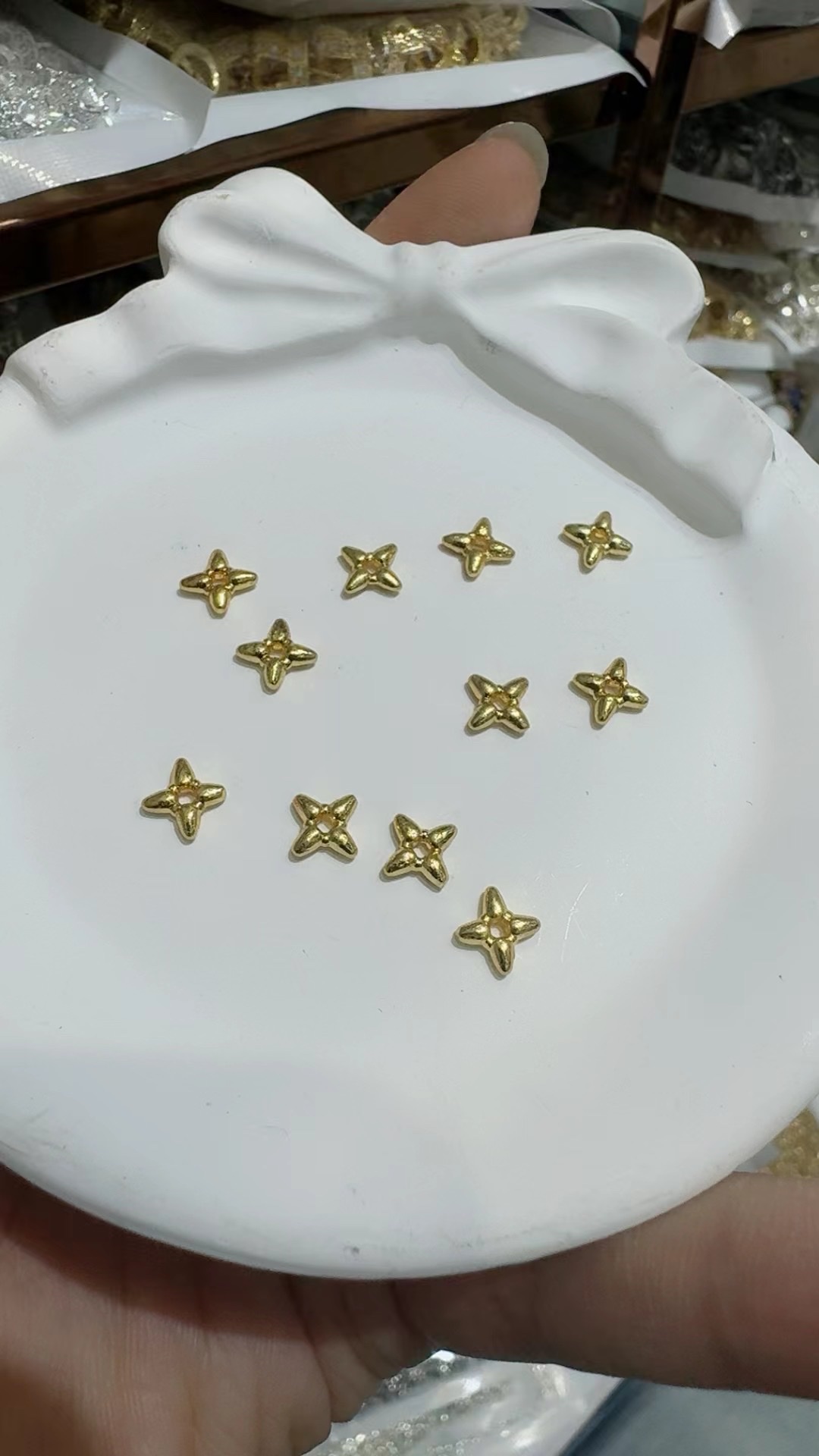 Color-preserving copper plated with thick silver, four-pointed star spacer beads, golden bean four-leaf clover flower-shaped spacer, diy beaded jewelry accessories, diy jewelry accessories