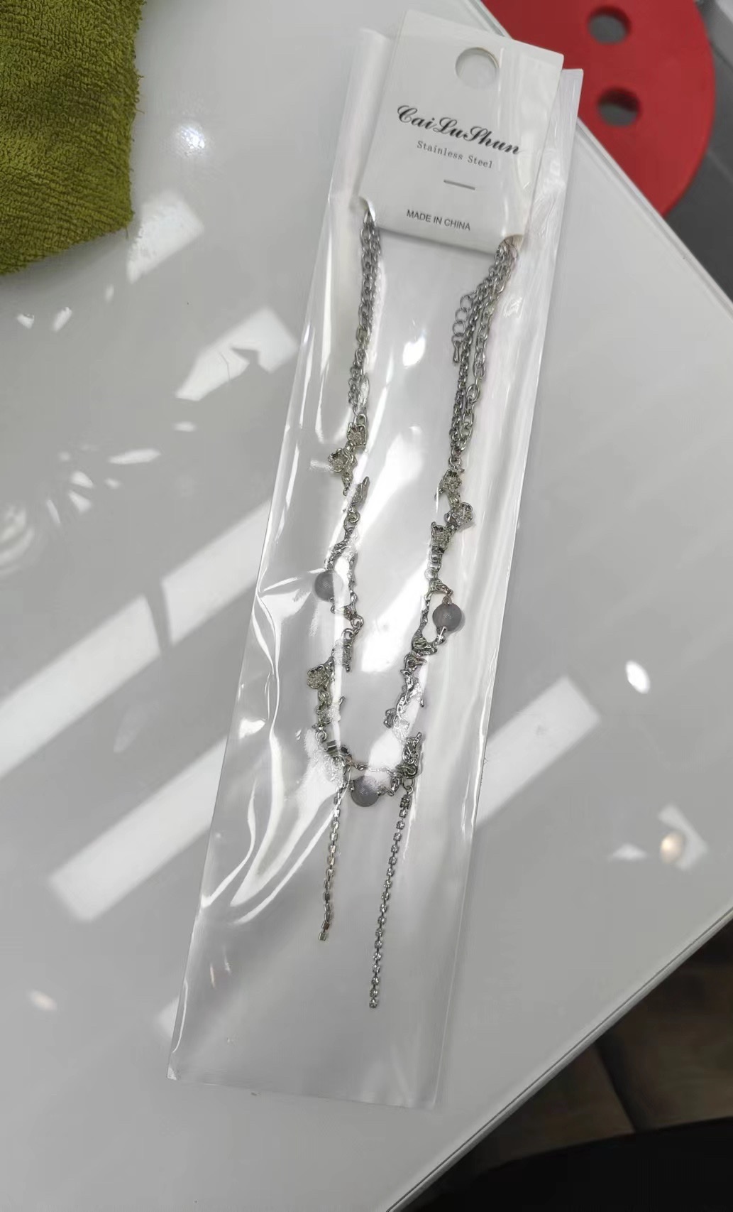 A new and popular, elegant, irregular stone diamond chain necklace for women with collarbones on Douyin detail image 3