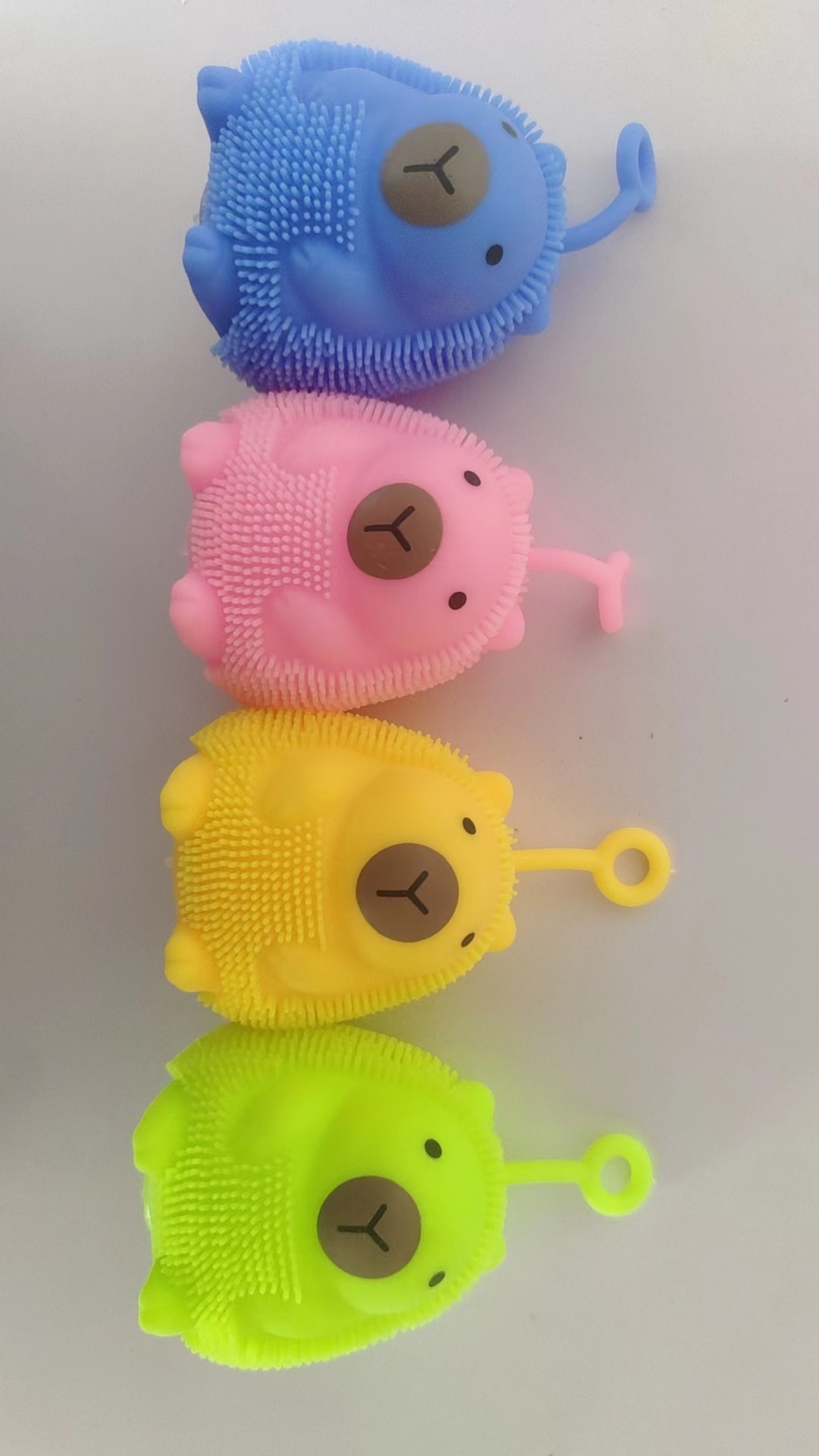 炫彩细毛球发光细毛球发光毛毛球毛毛球闪光毛球，不同的形状不同的造型，晃动一下会发光详情图4