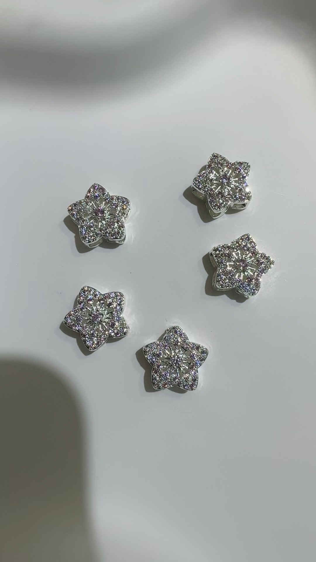 Copper-plated real gold, thick silver color retention zircon small Daisy single and double hanging flower pendants, diy handmade bracelet necklace accessories wholesale, diy jewelry accessories detail image 5