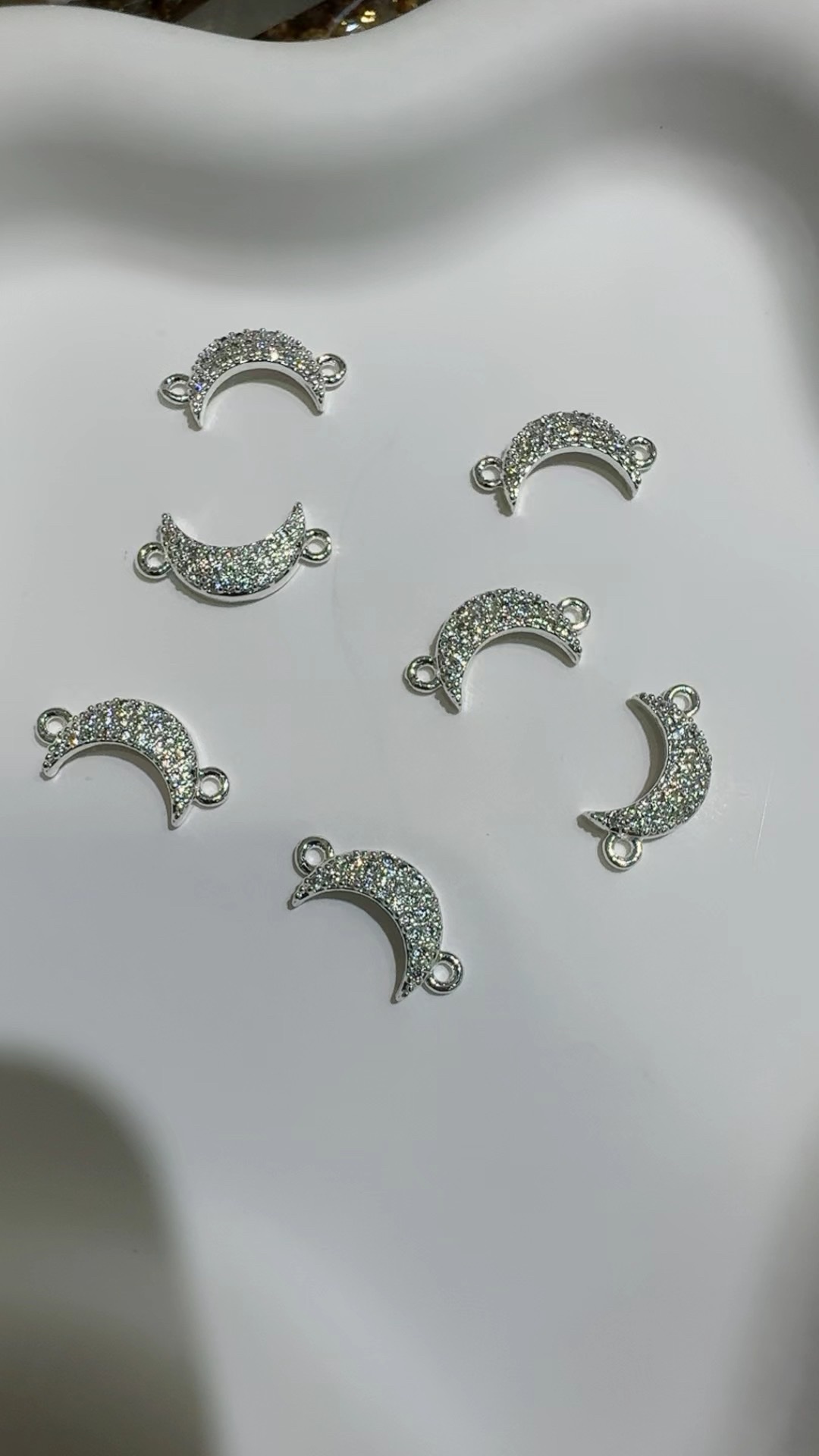 Copper-plated real gold, thick silver color retention zircon small Daisy single and double hanging flower pendants, diy handmade bracelet necklace accessories wholesale, diy jewelry accessories detail image 3