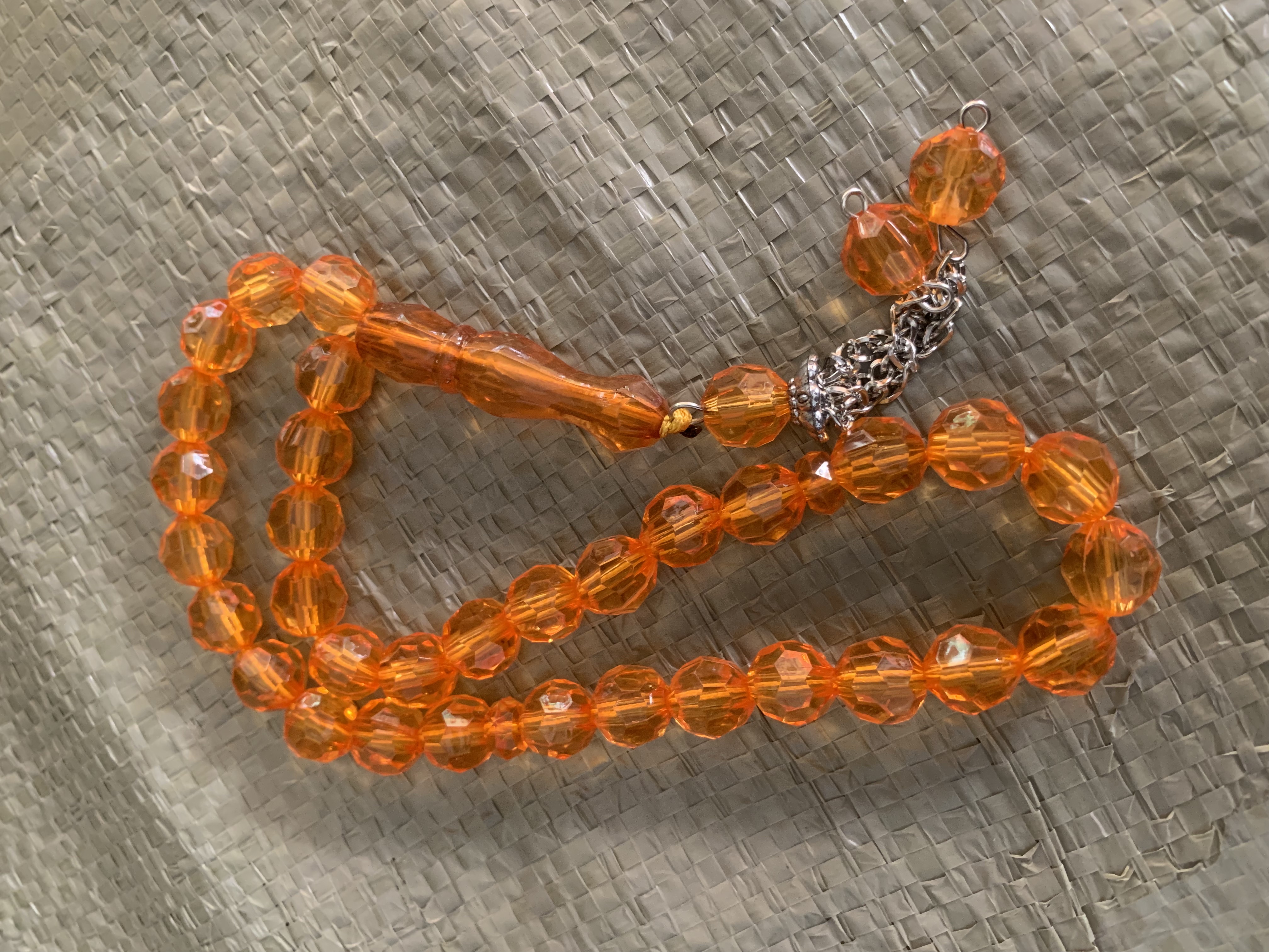 Plastic imitation glass crystal 33 beads accompanied by hand gifts in the Middle East hot manufacturers direct sales welcome to shop or telephone consultation thumbnail