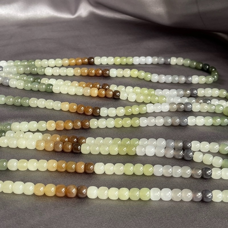 This is a 108-piece long chain bracelet necklace made of natural and Tian jade, suitable for both men and women. It features a clear water sugar material, smoke purple multi-treasure gradient color, and a new Chinese aesthetic design with a national trend Specification image