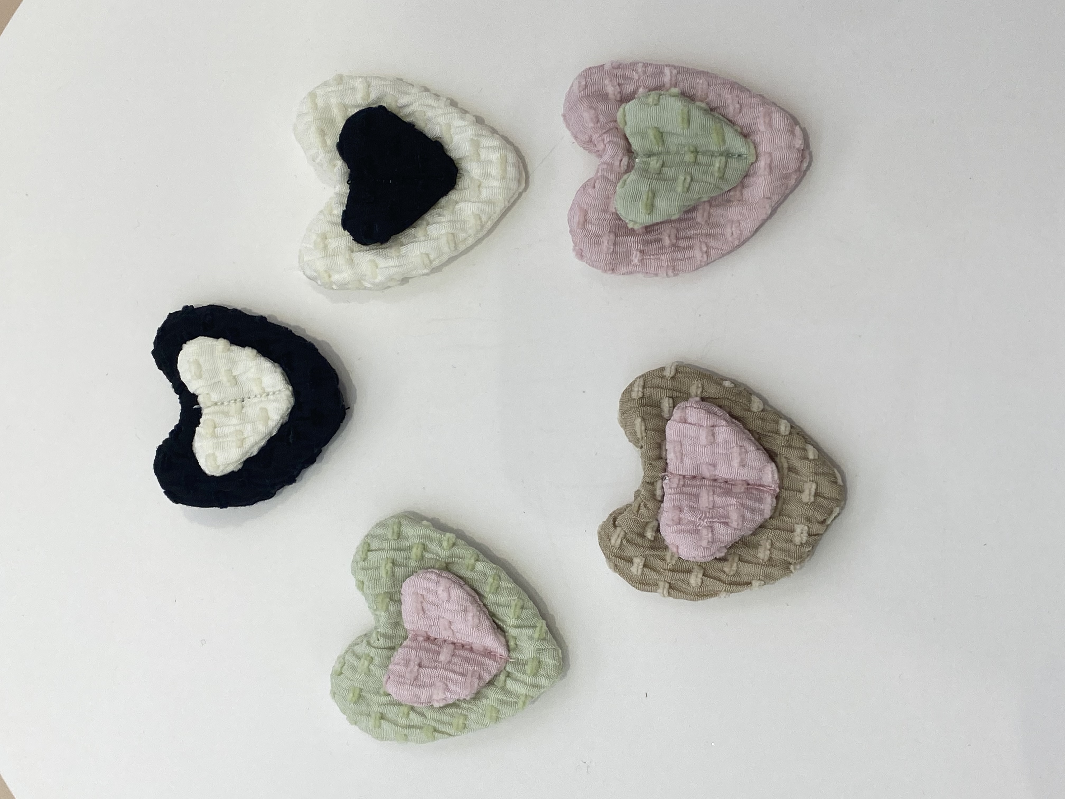 Cute accessories for clothes and hats, double-layered heart teak