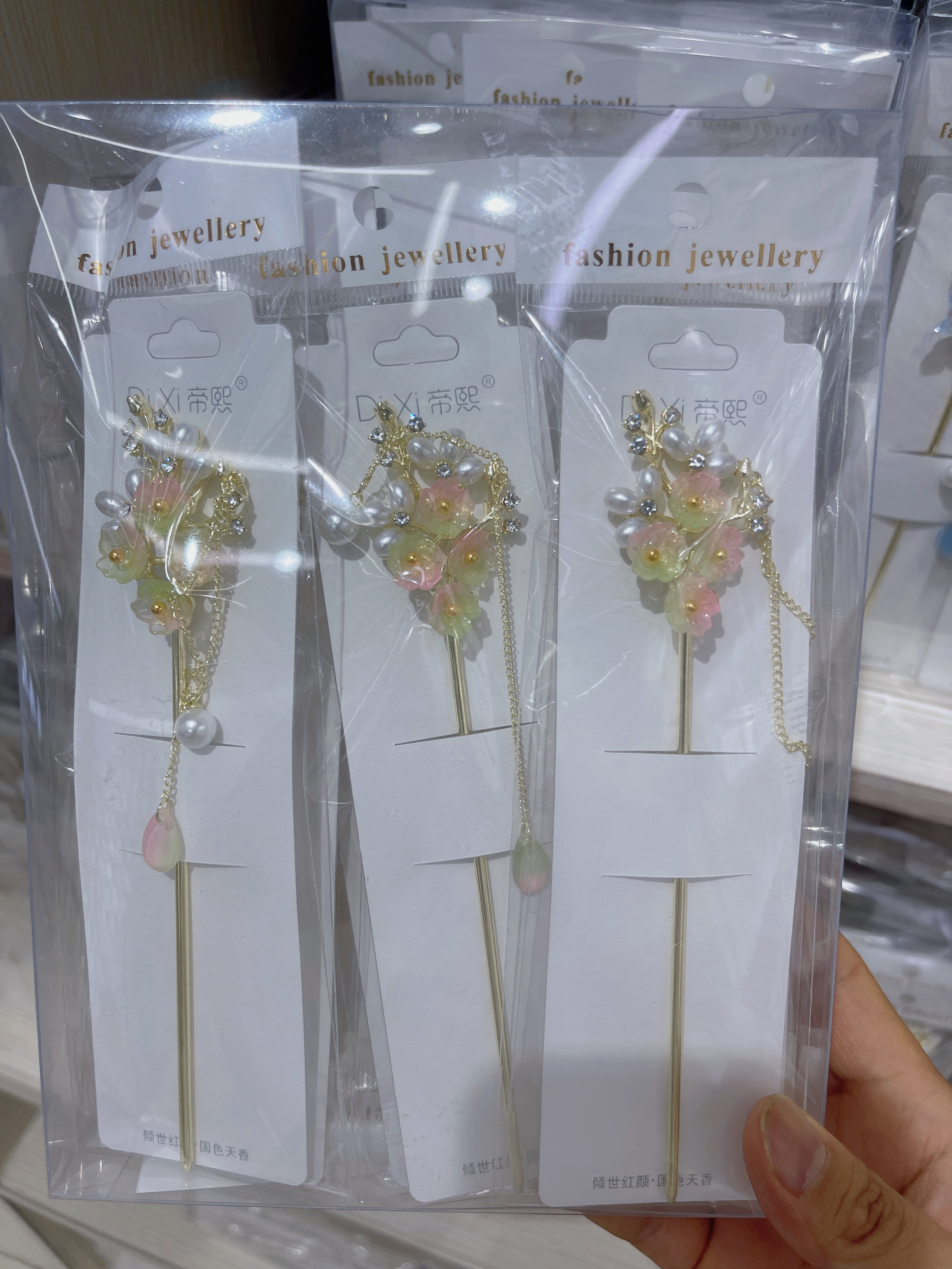 简约夏天女士发簪 精致蝴蝶装饰发饰 簪子女款优雅气质头饰 发发簪潮流配饰详情图5