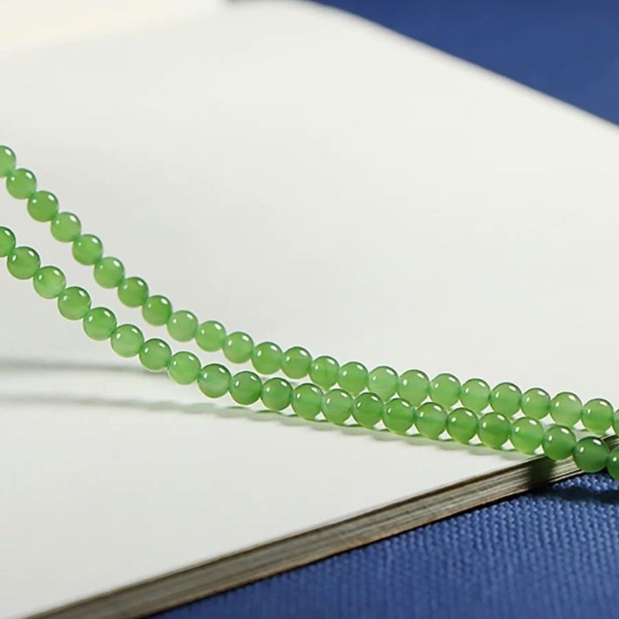 Wholesale of high-quality Hetian jade 4mm long chain bracelet necklace, women's apple Yang green high-end jadeite color bracelet Application Scenario