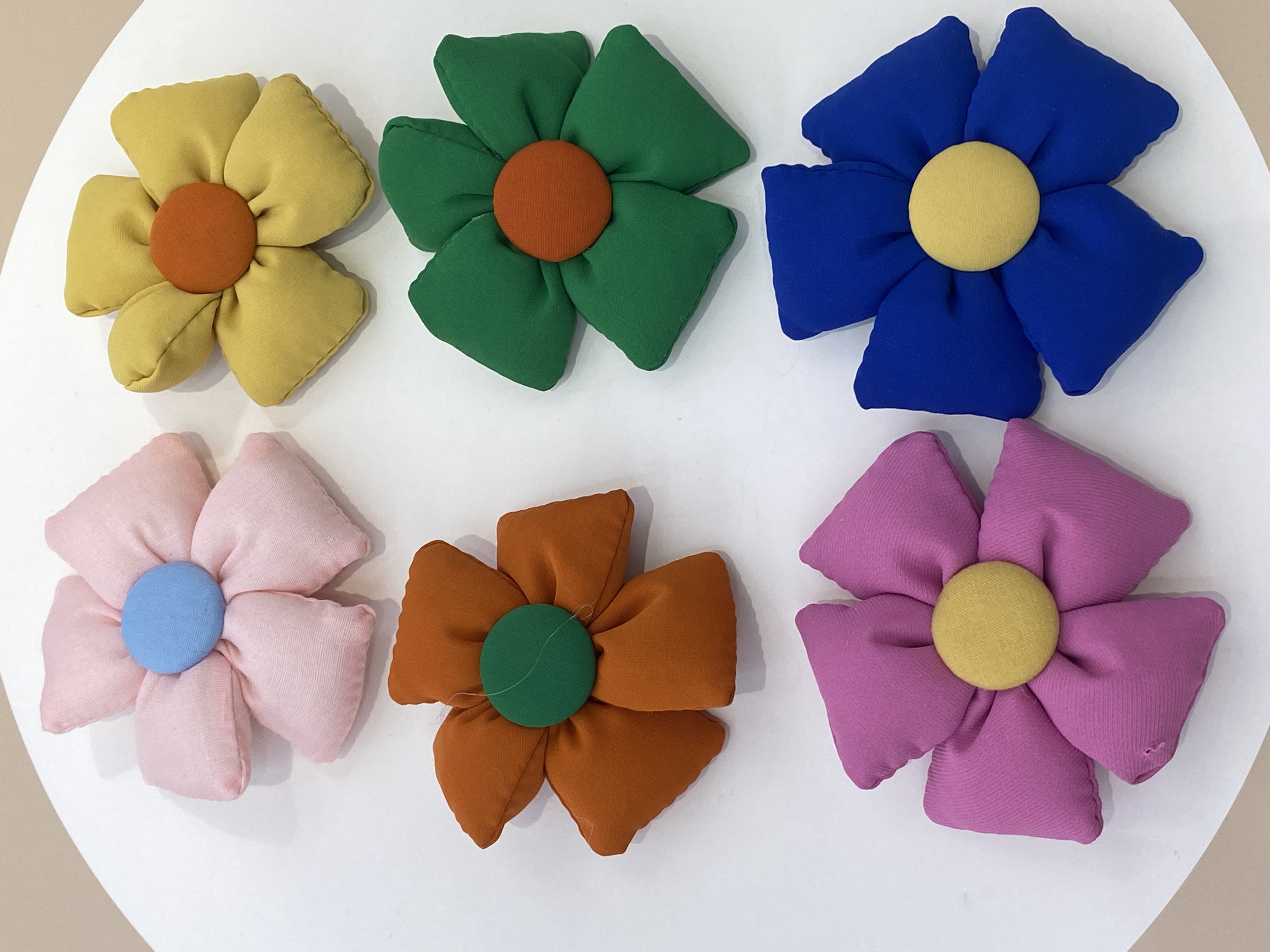 Clothing accessories, hairpins, square five-petal flowers