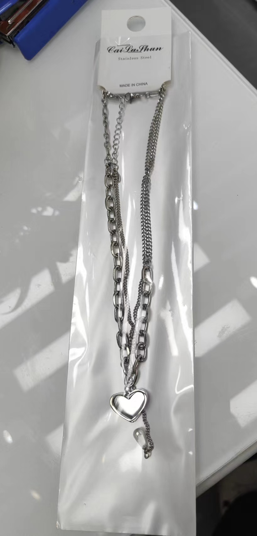 The new best-selling fashionable stainless steel chain heart-shaped pendant for men and women is a bestseller on Douyin Specification image