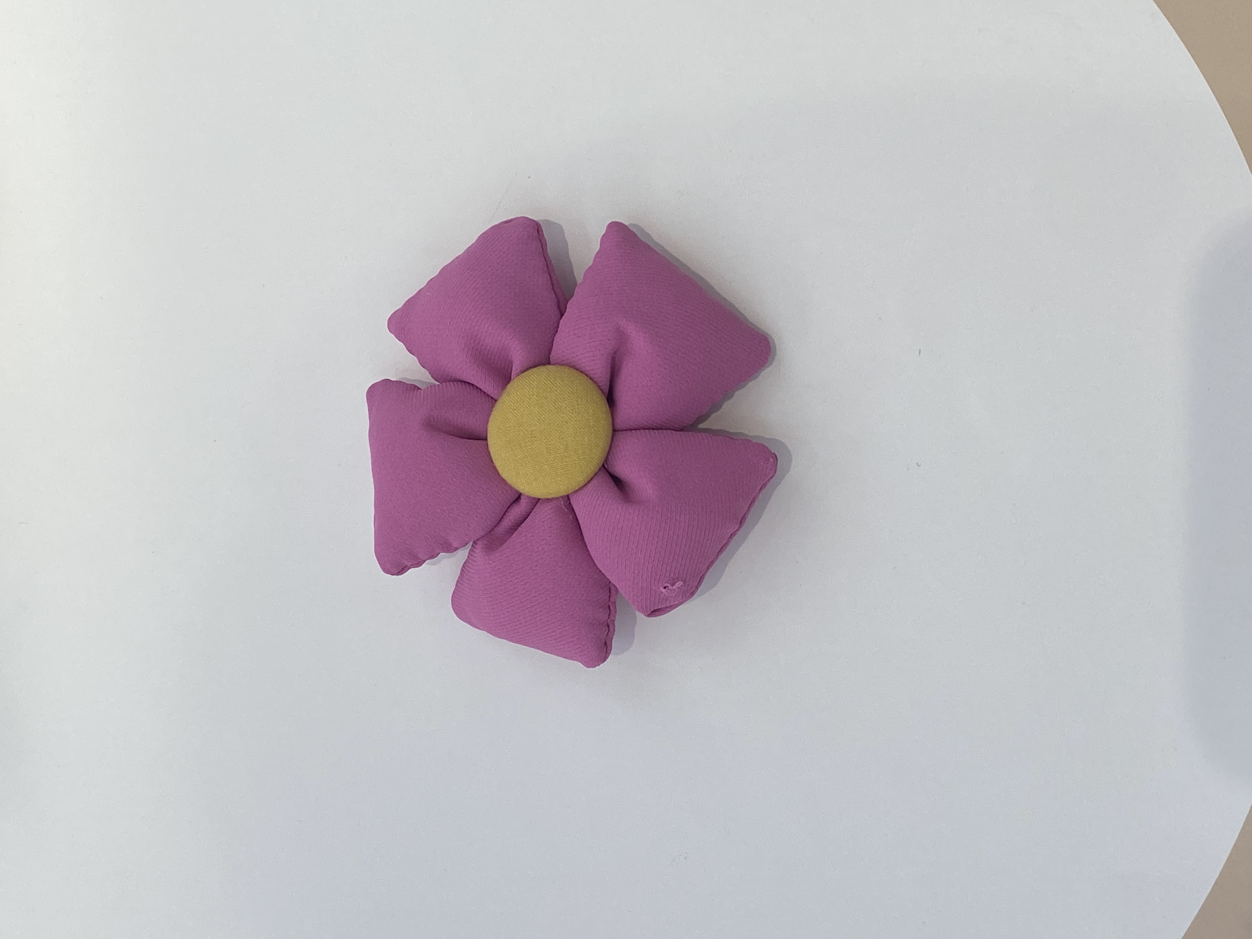 Clothing accessories, hairpins, square five-petal flowers Specification image