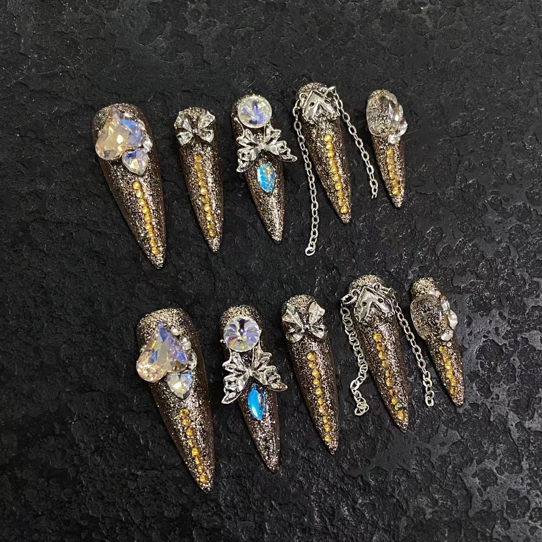 穿戴甲，美甲钻饰品