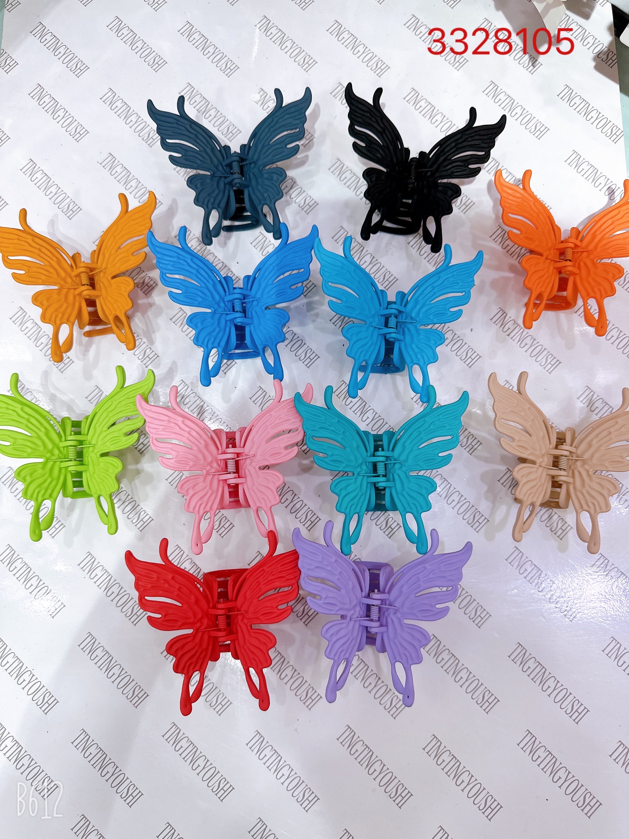 Creative accessories: Shark clip, hair clip, and grab clip. Integrated design. New fashionable women's headwear. Simple and elegant. Creative accessories: shark clip, hair clip, and grab clip details Picture