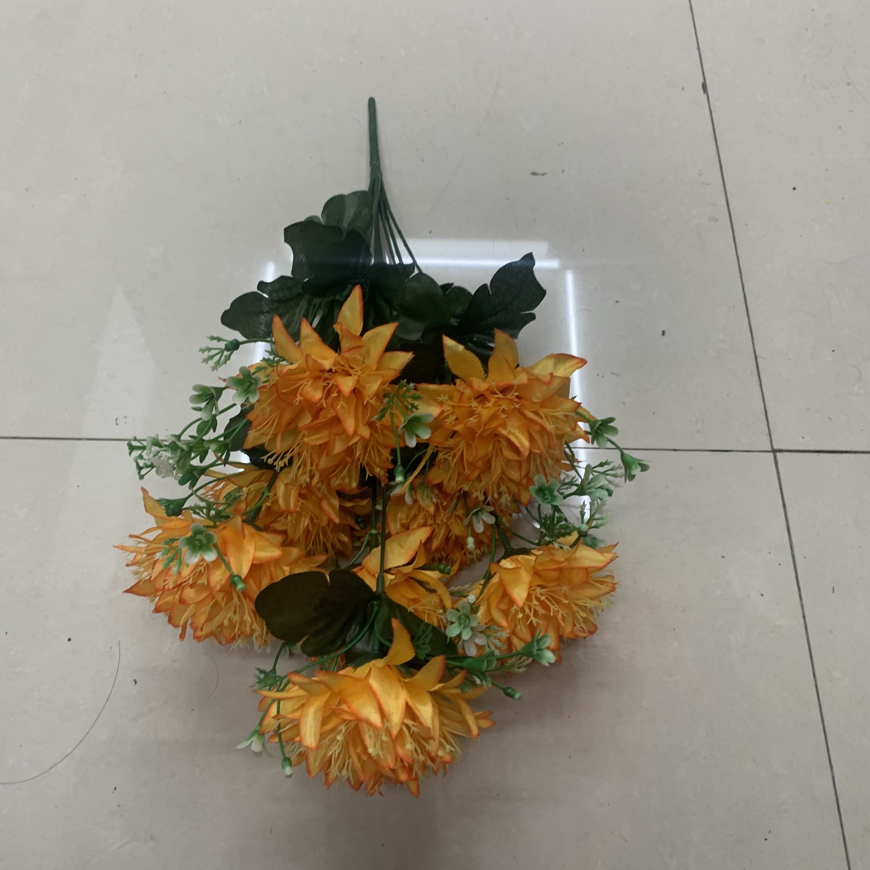 Special artificial flower bouquet for college entrance examination congratulations. The realistic artificial flowers are long-lasting, bright in color, environmentally friendly, and made of safe and non-toxic materials