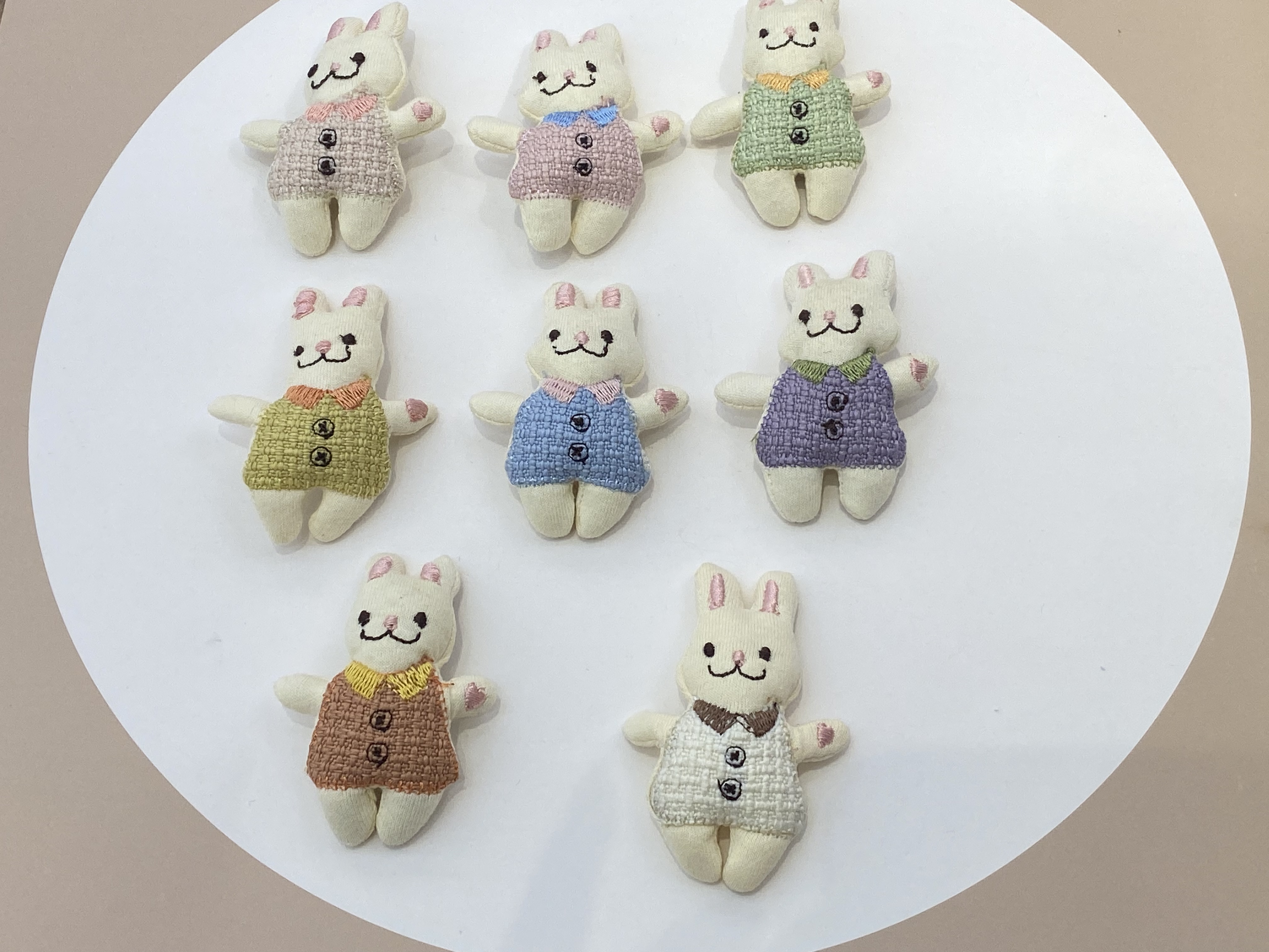 Pendants, accessories, clothing accessories, cute all-body rabbits