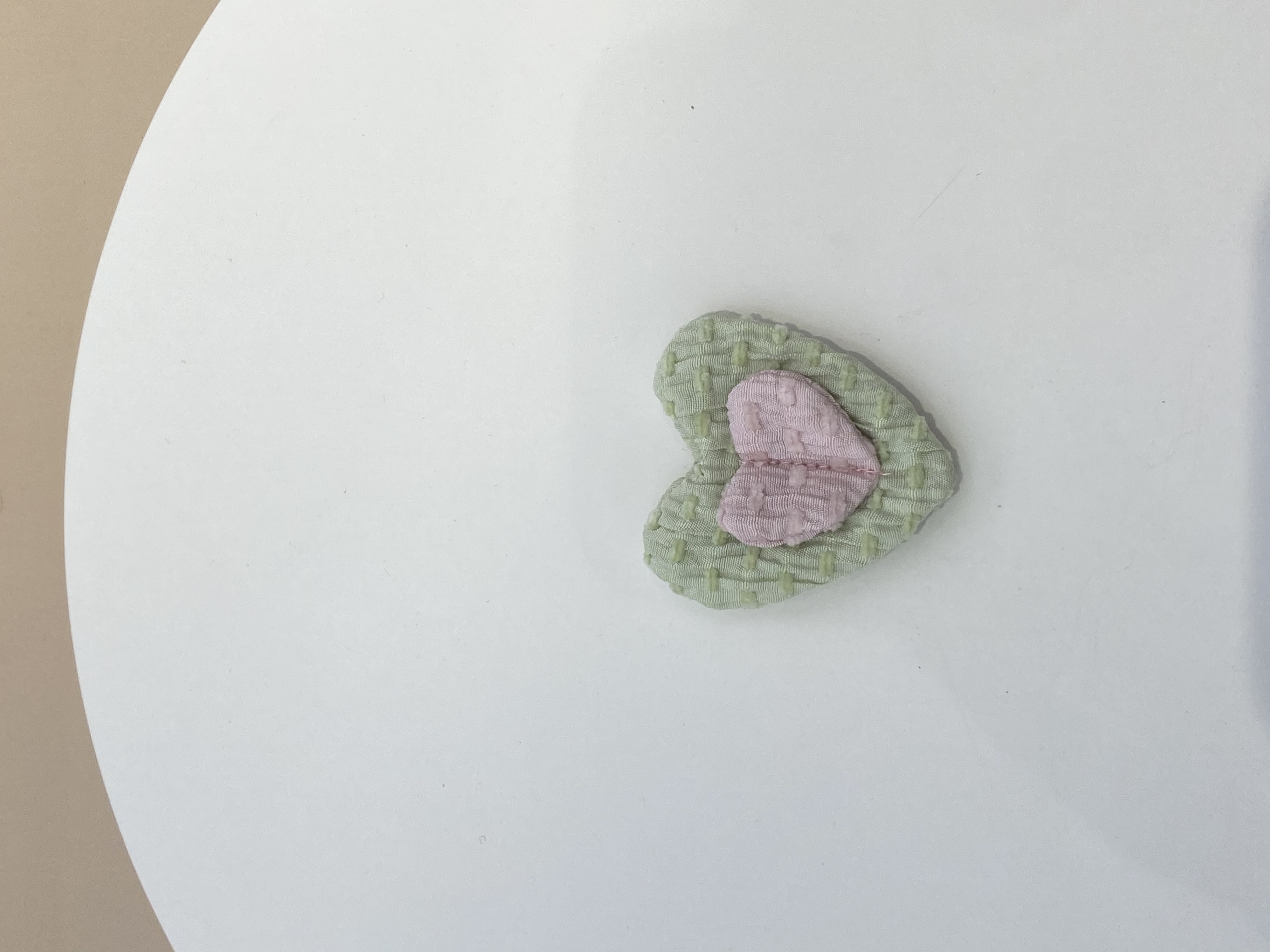 Cute accessories for clothes and hats, double-layered heart teak Specification image