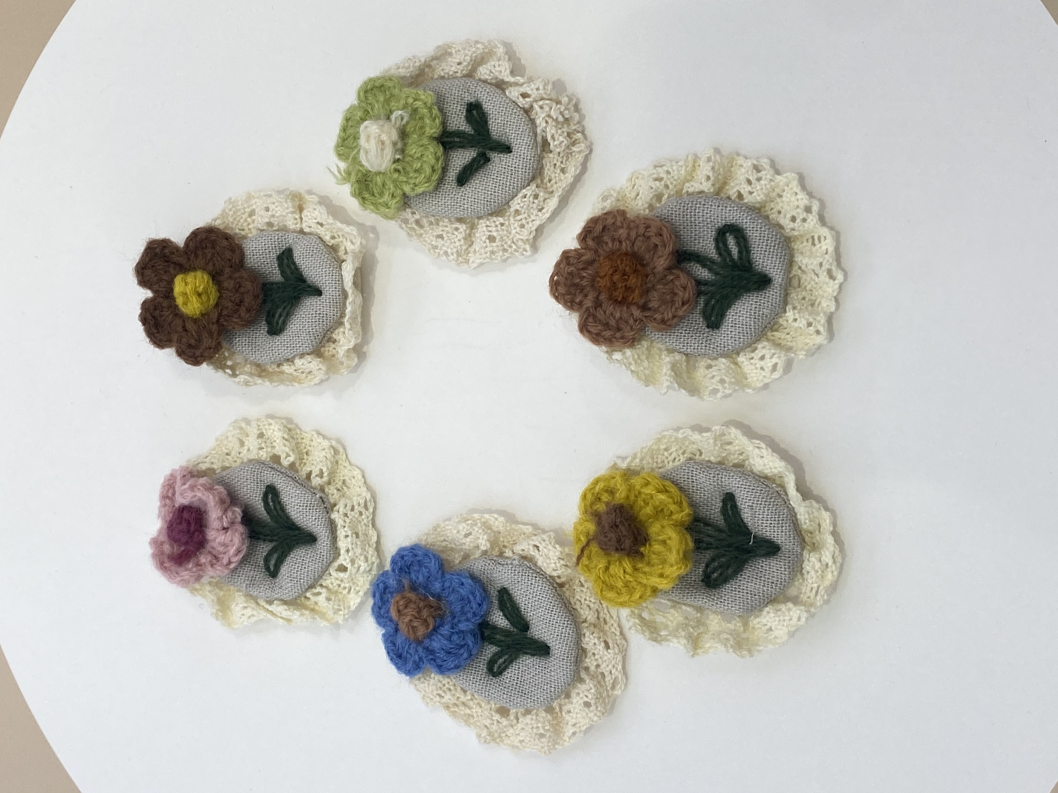 Korean-style cute brooch accessories with forest-themed round flowers
