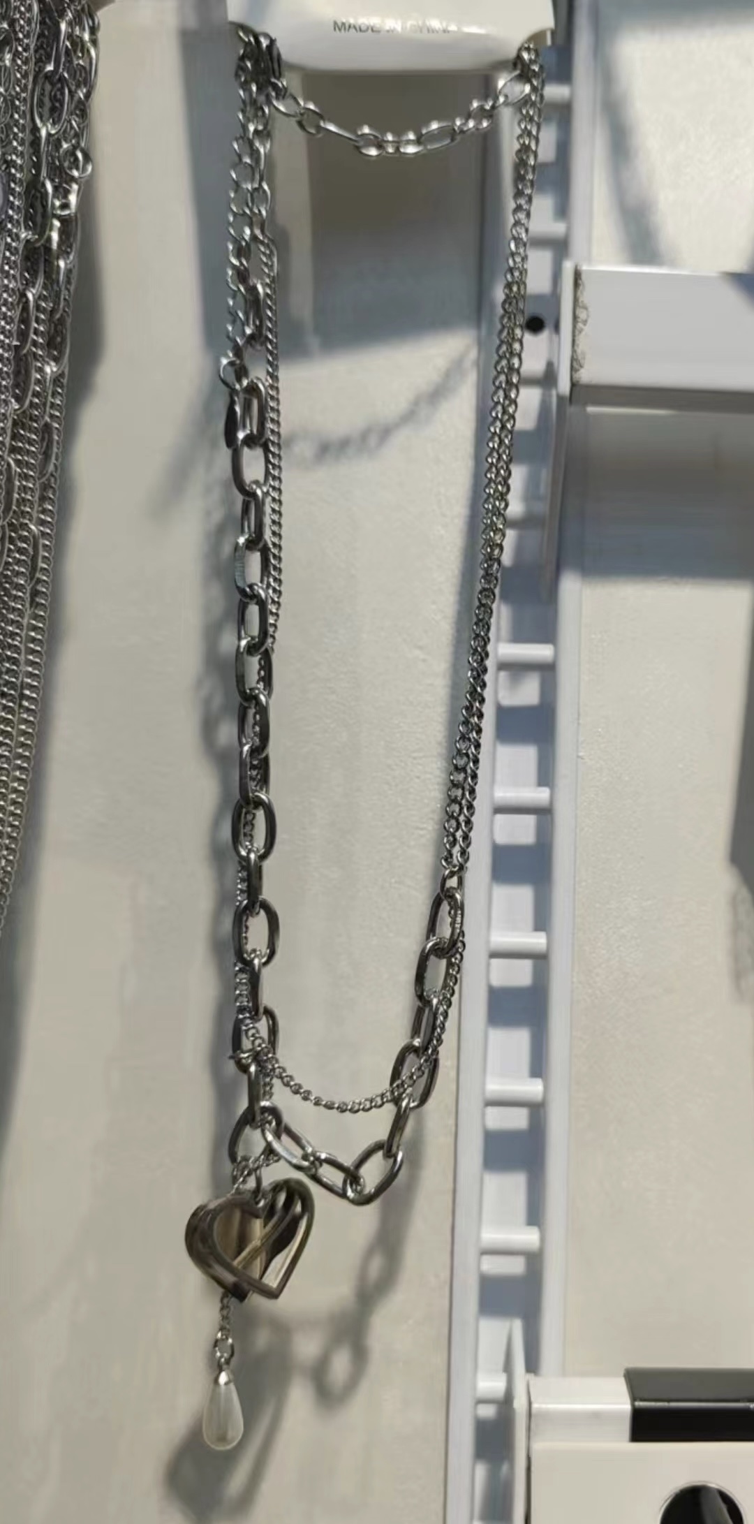 The new best-selling fashionable stainless steel chain heart-shaped pendant for men and women is a bestseller on Douyin