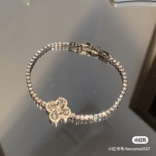 珍珠项链女短款 优雅时尚饰品 精致典雅珍珠吊坠 送女友礼物