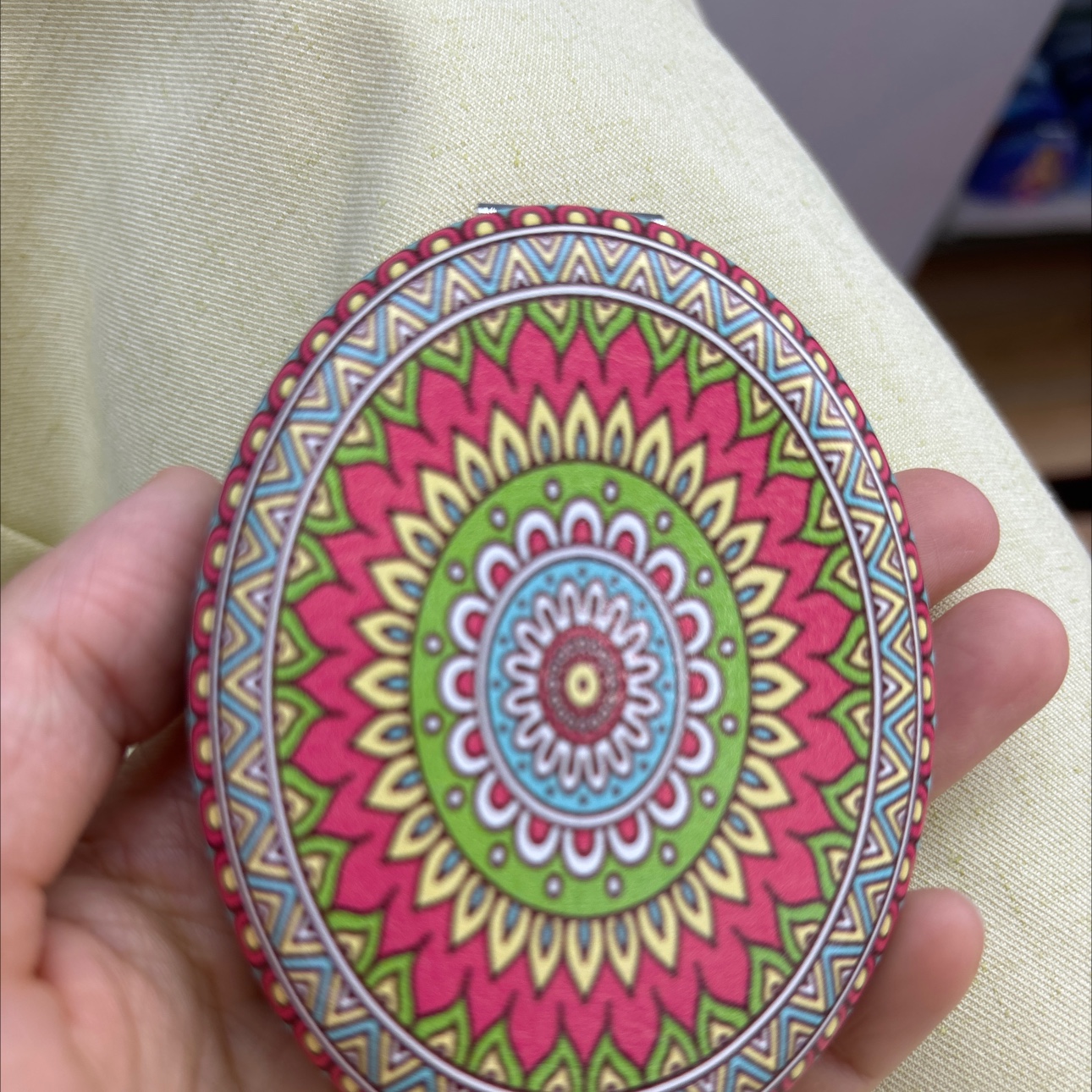 A series of display box packaging of ethnic-style oval makeup mirrors, cute PU makeup mirrors, portable and simple beauty small mirrors, folding creative mini double-sided round mirrors detail image 2