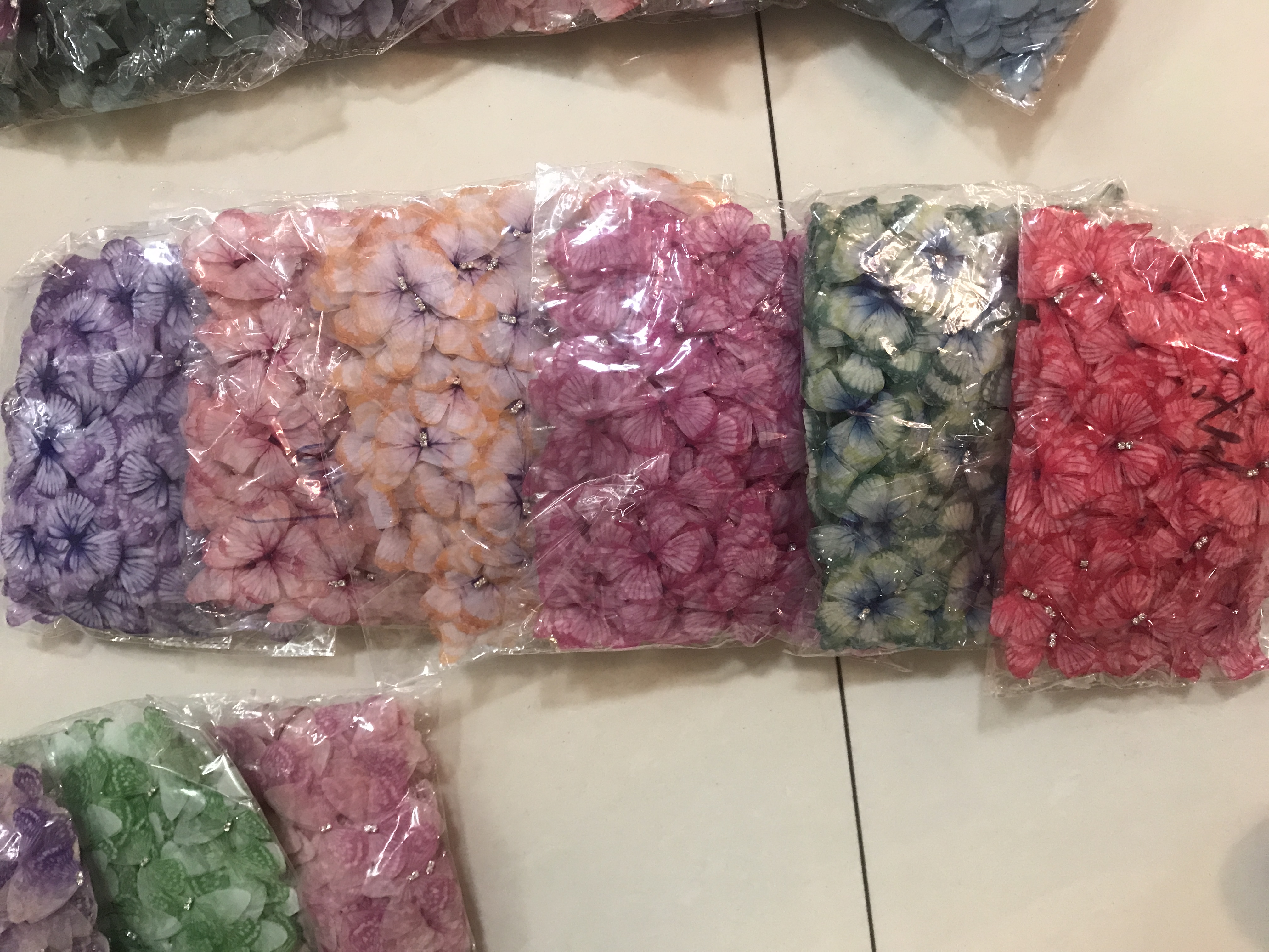 薄纱蝴蝶仿真蝴蝶装饰蝴蝶头饰发夹服饰配件细节图