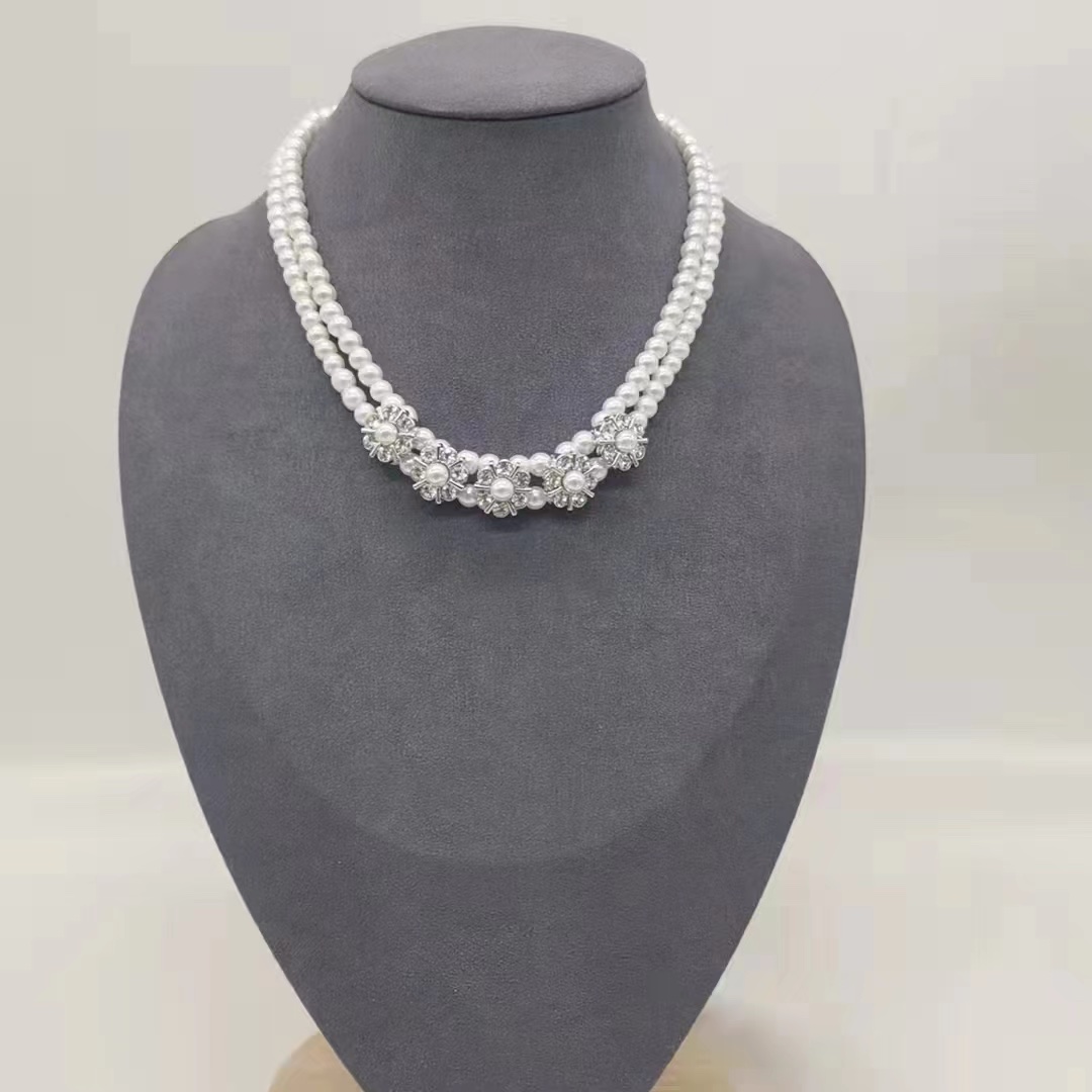 Butterfly double-layer flower pearl necklace 2024 new explosive light luxury niche collarbone chain French vintage senior choker female pearl necklace Pearl necklace Pearl necklace jewelry necklace female short pearl pearl pearl necklace thumbnail