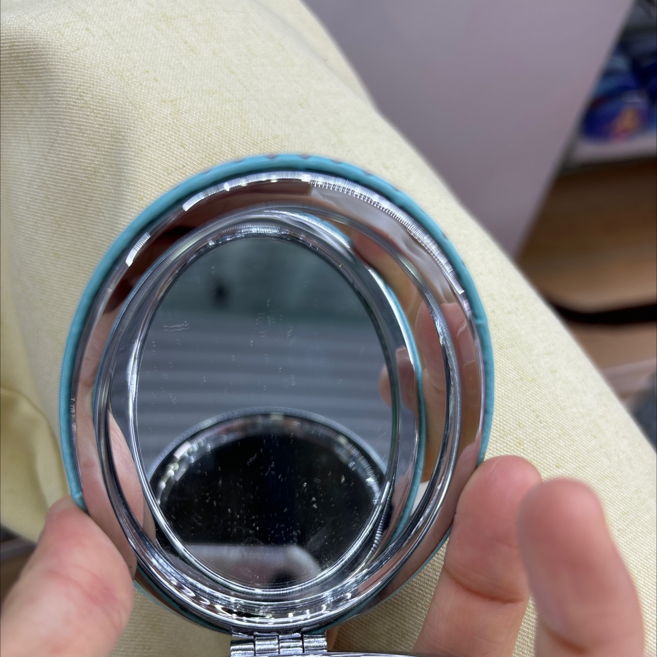 A series of display box packaging of ethnic-style oval makeup mirrors, cute PU makeup mirrors, portable and simple beauty small mirrors, folding creative mini double-sided round mirrors detail image 7