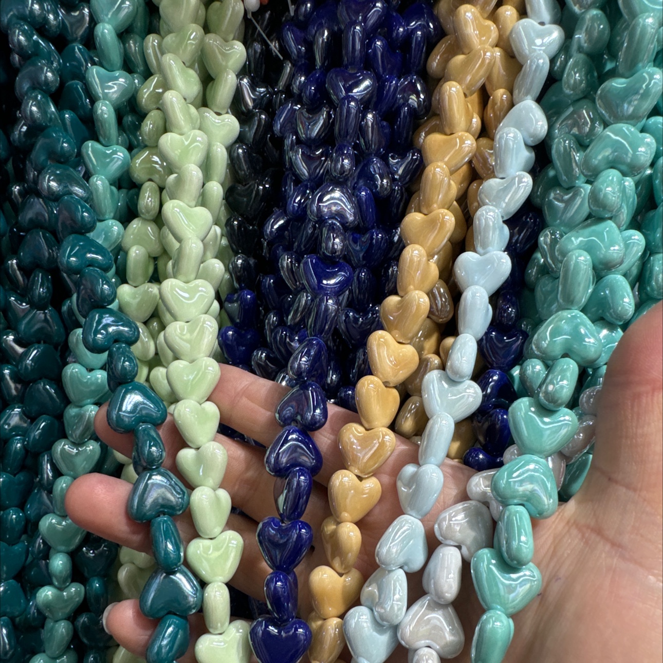 水晶吊头皇冠别针圆盘 烫钻贴树脂装饰扣 闪亮饰品DIY手工材料包装饰品青青陶瓷产品图