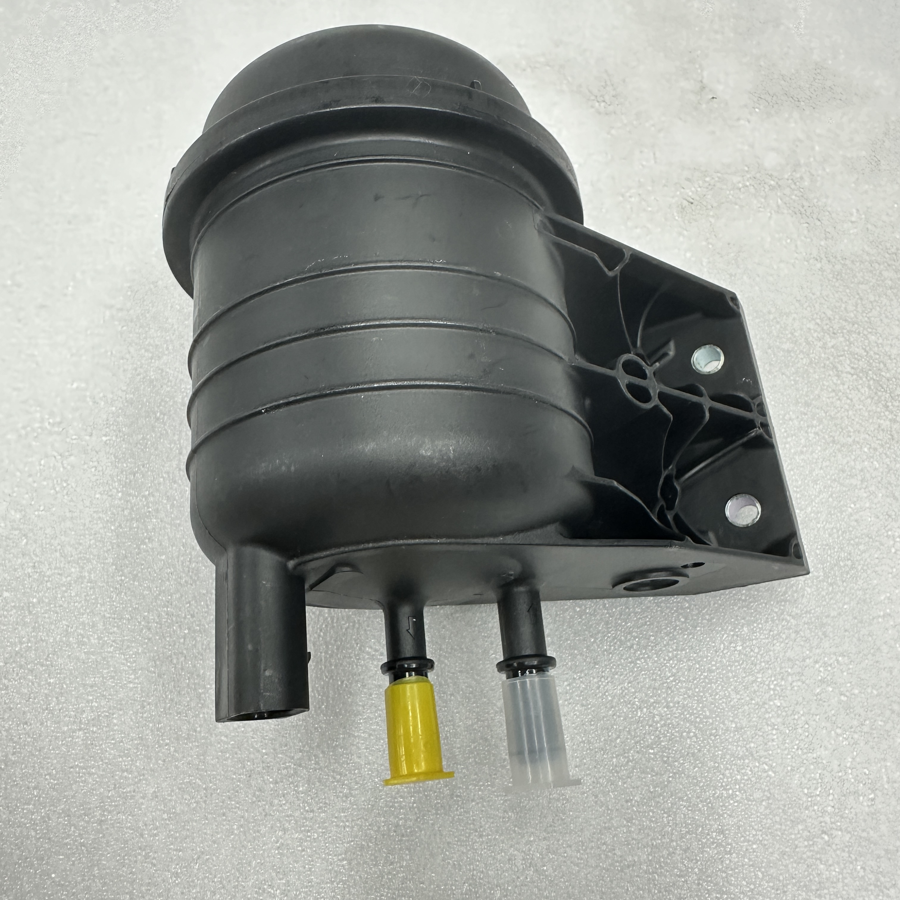 Automotive parts suitable for Volvo XC40 engine filtration system fuel filter 31679237 Application Scenario