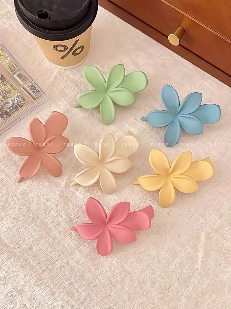 New crested duck hair clip and Grid-colored hair clips and accessories detail image 5