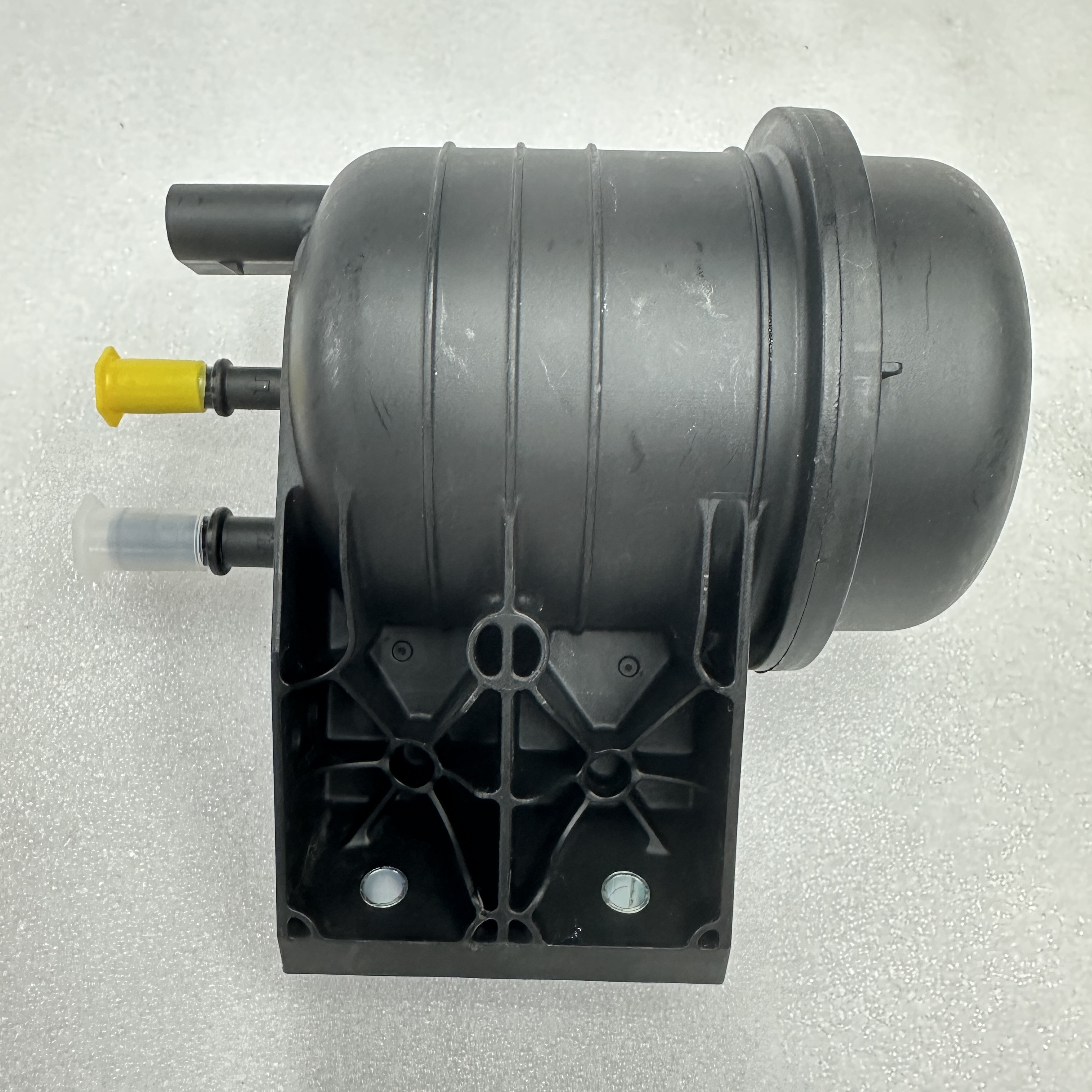 Automotive parts suitable for Volvo XC40 engine filtration system fuel filter 31679237 details Picture