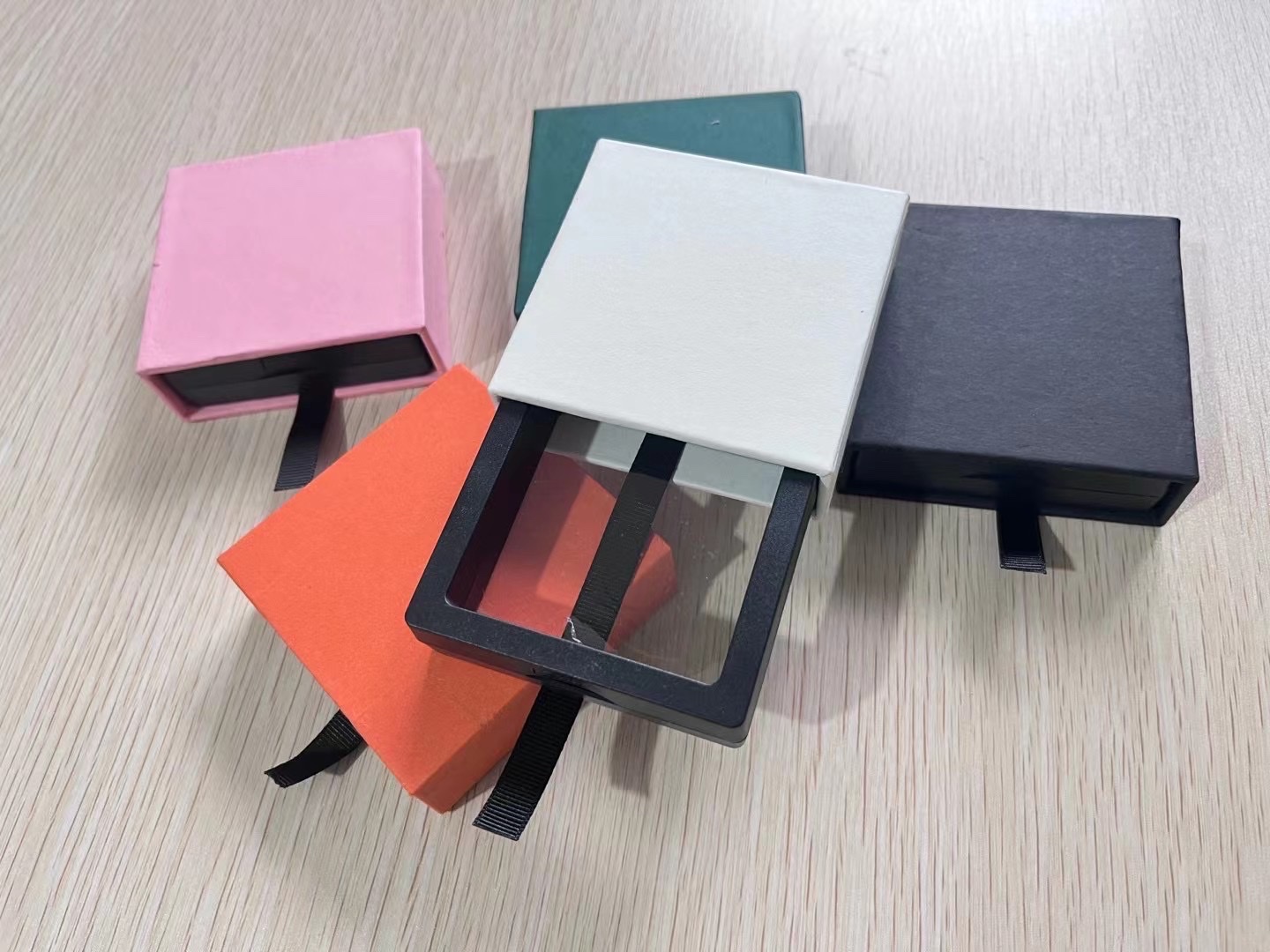 一次性透明首饰盒 绒布首饰盒 首饰卡纸包装 精美耳环项链收纳盒 便携首饰盒细节图