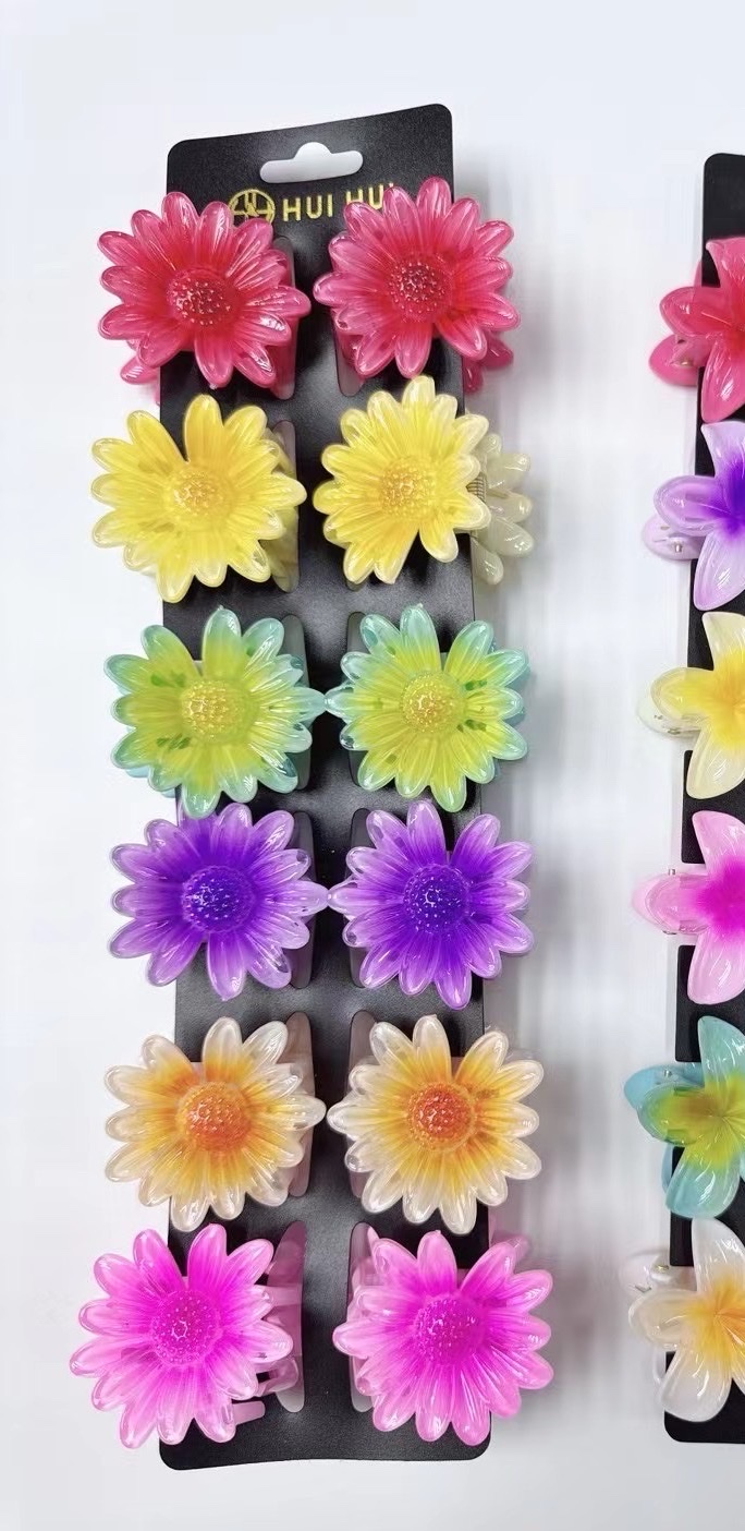 4.5cm Daisy frangipani seaside vacation hair clip, hair accessory, grab clip, creative accessory detail image 2
