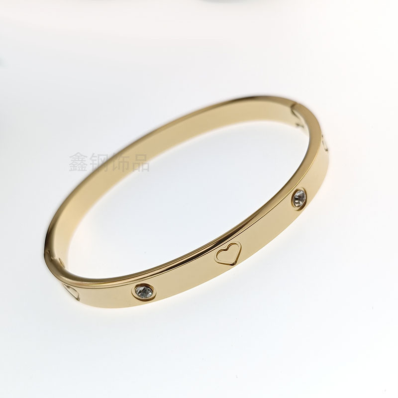 不锈钢爱心镶钻手镯 18K玫瑰金女爆款不掉色心形水钻情侣钛钢手镯 