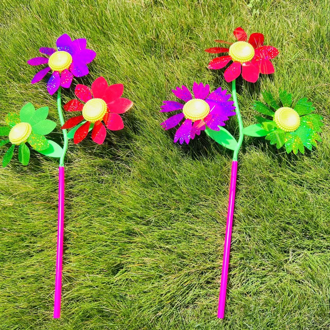Flower windmill, colorful three-flower windmill, small windmill