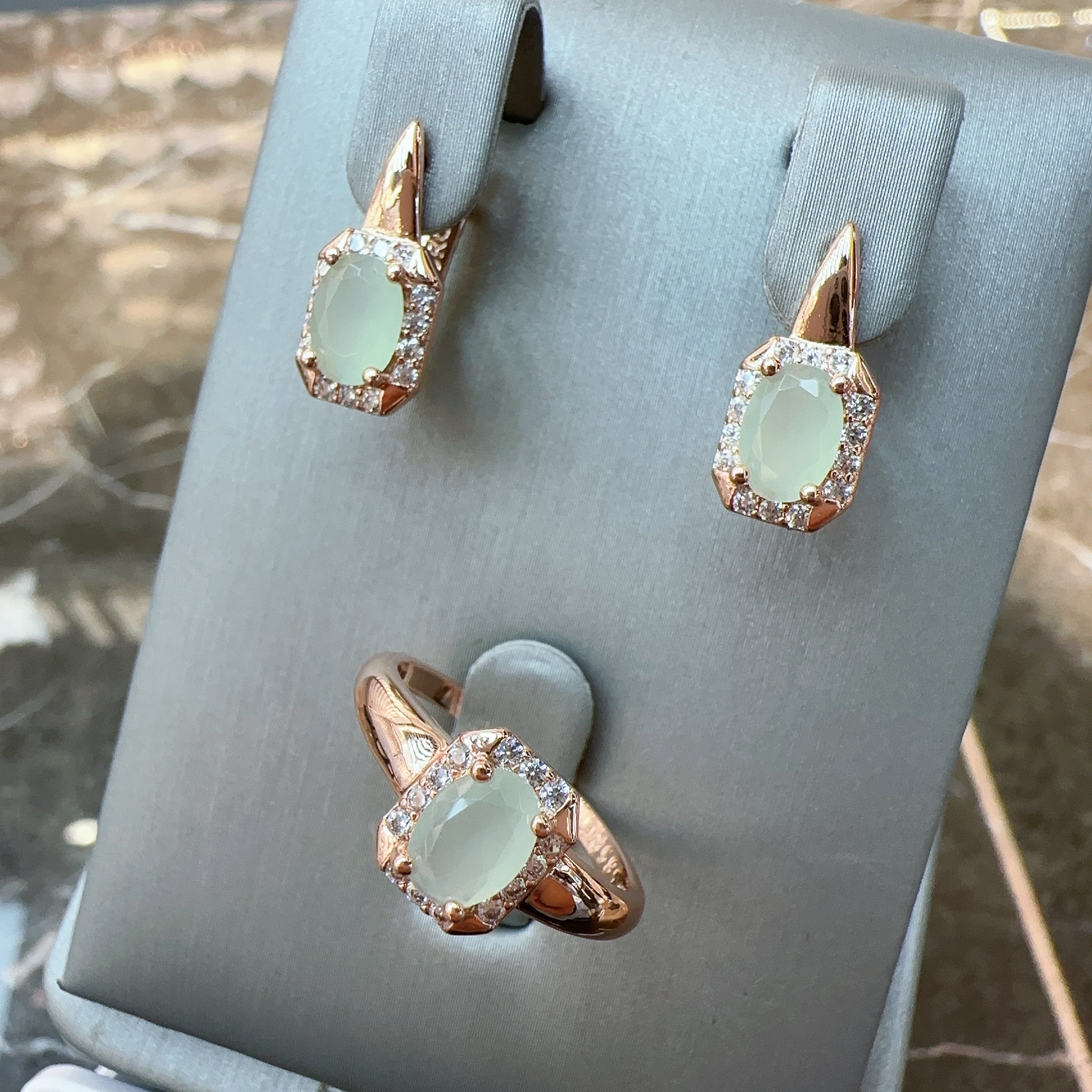 Crystal Zircon necklace jewelry set, grape stone ear buckles, high-end and fashionable Zircon necklace, Xinjiang accessories, Kazakh jewelry, 585 purple gold earrings set