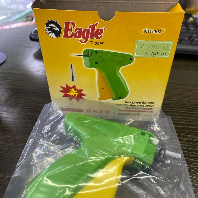 Eagle打标机精致钢针服装辅料吊牌枪机器产品图