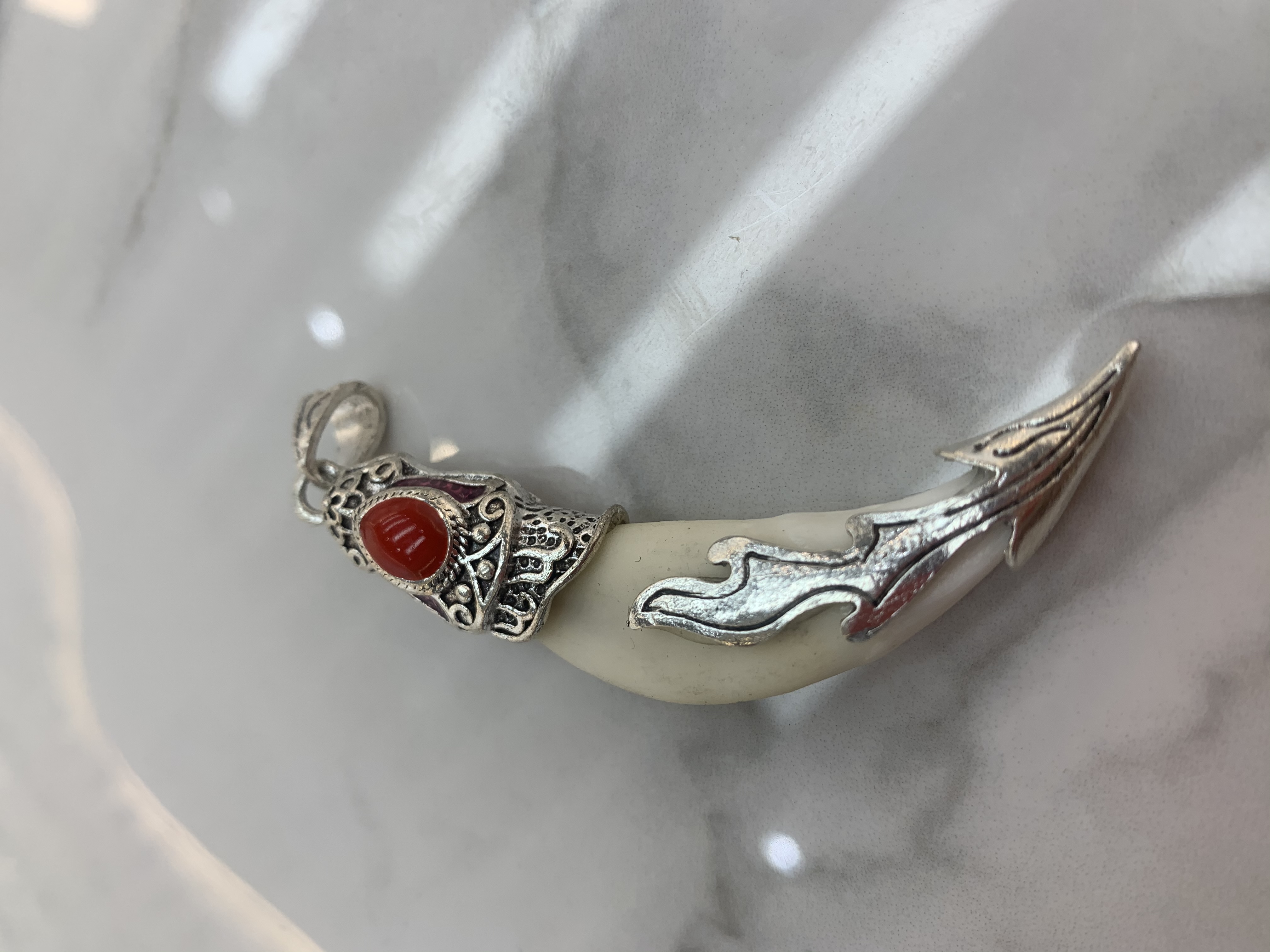 狗牙小鱼吊坠佛祖头像项链 高级锆石饰品项饰 不锈钢吊坠精致配件 时尚潮流个性首饰锆。个性狗牙齿配件饰品详情图6