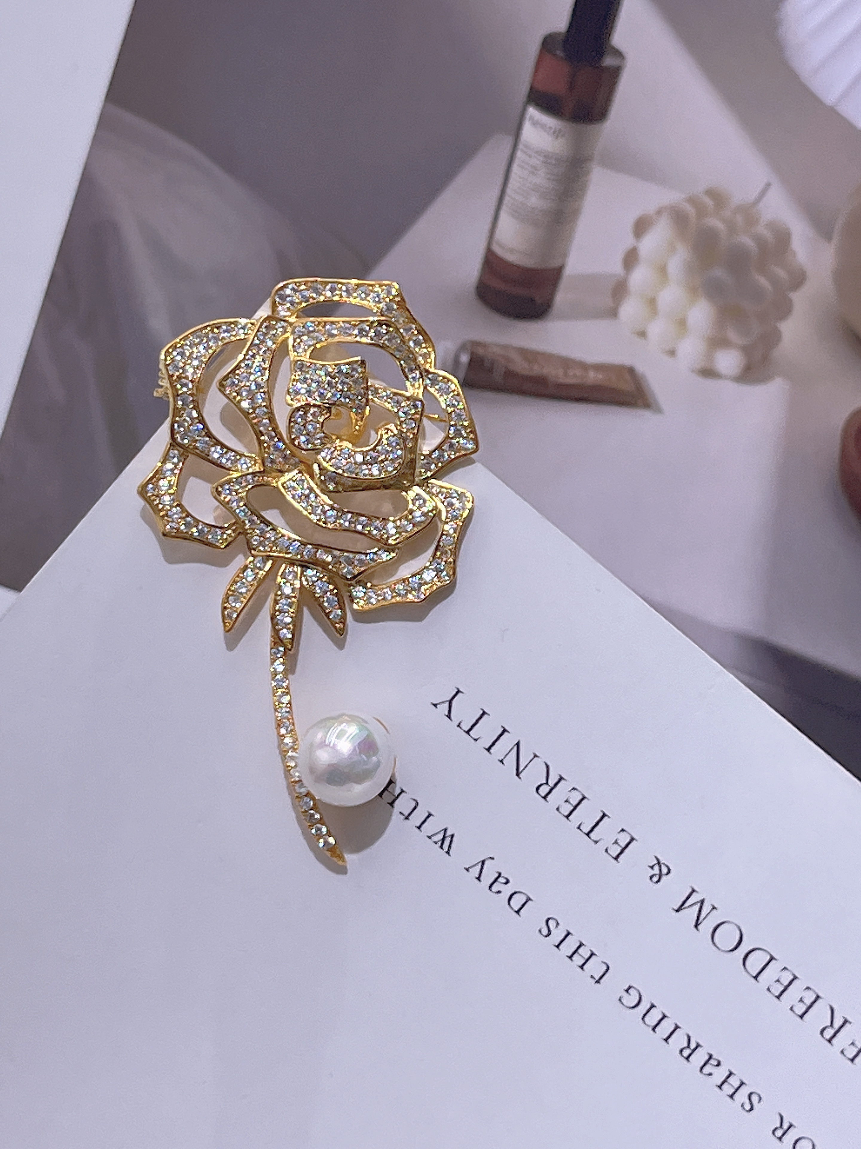 11040850金色玫瑰花胸针高档女简约高级感胸花吊坠两用