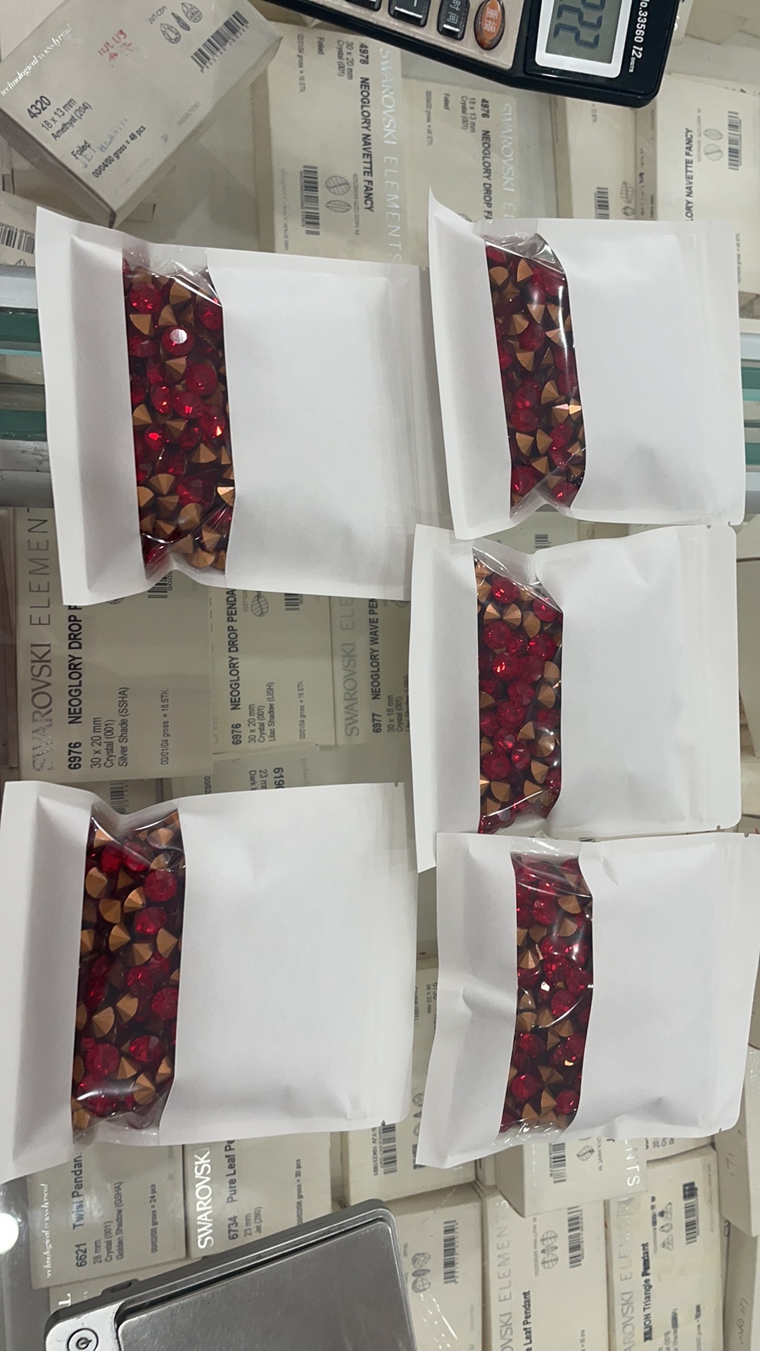 All 47 # diamond and bright red ab pieces of traditional Chinese opera headwear with pointed bottoms are in stock details Picture