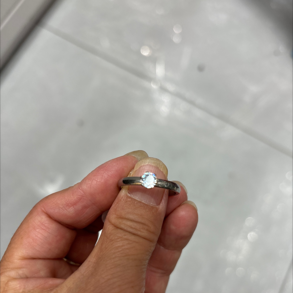 不锈钢戒指 锆石个性钻石戒指 时尚高档女士首饰精致光泽持久不褪色戒指