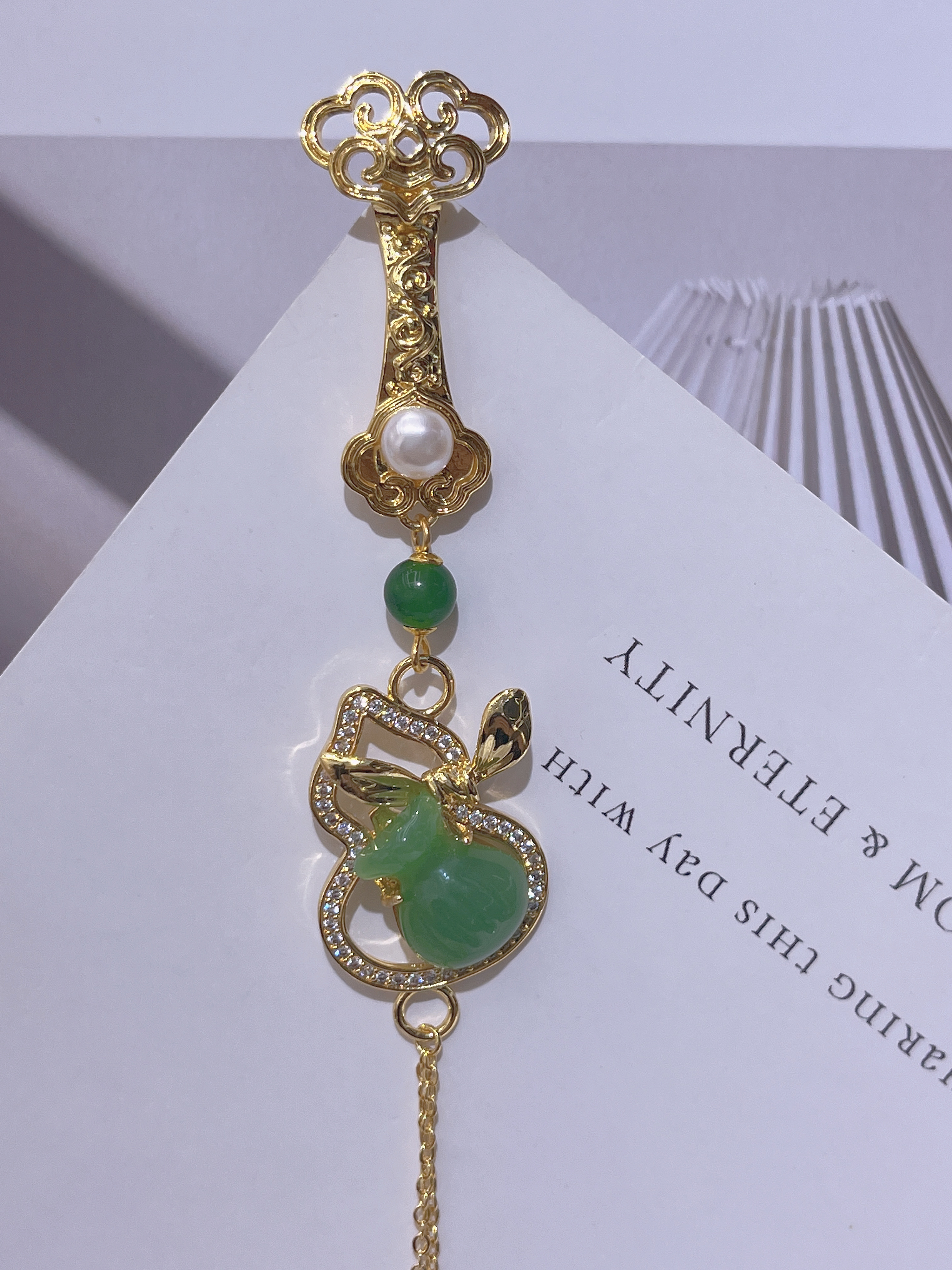 14470120中国风天然淡水珍珠如意葫芦钱袋子胸针女玉髓旗袍压襟高档流苏衣服别针详情图5