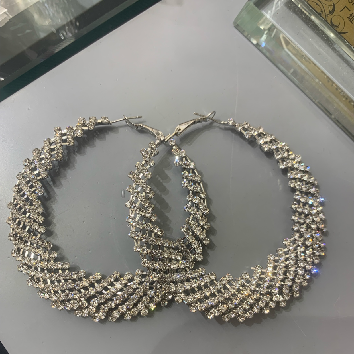 锆石耳环明星同款耳饰 高级感饰品 时尚潮流耳环 炫酷耀眼耳饰品 独特设计耳环产品图