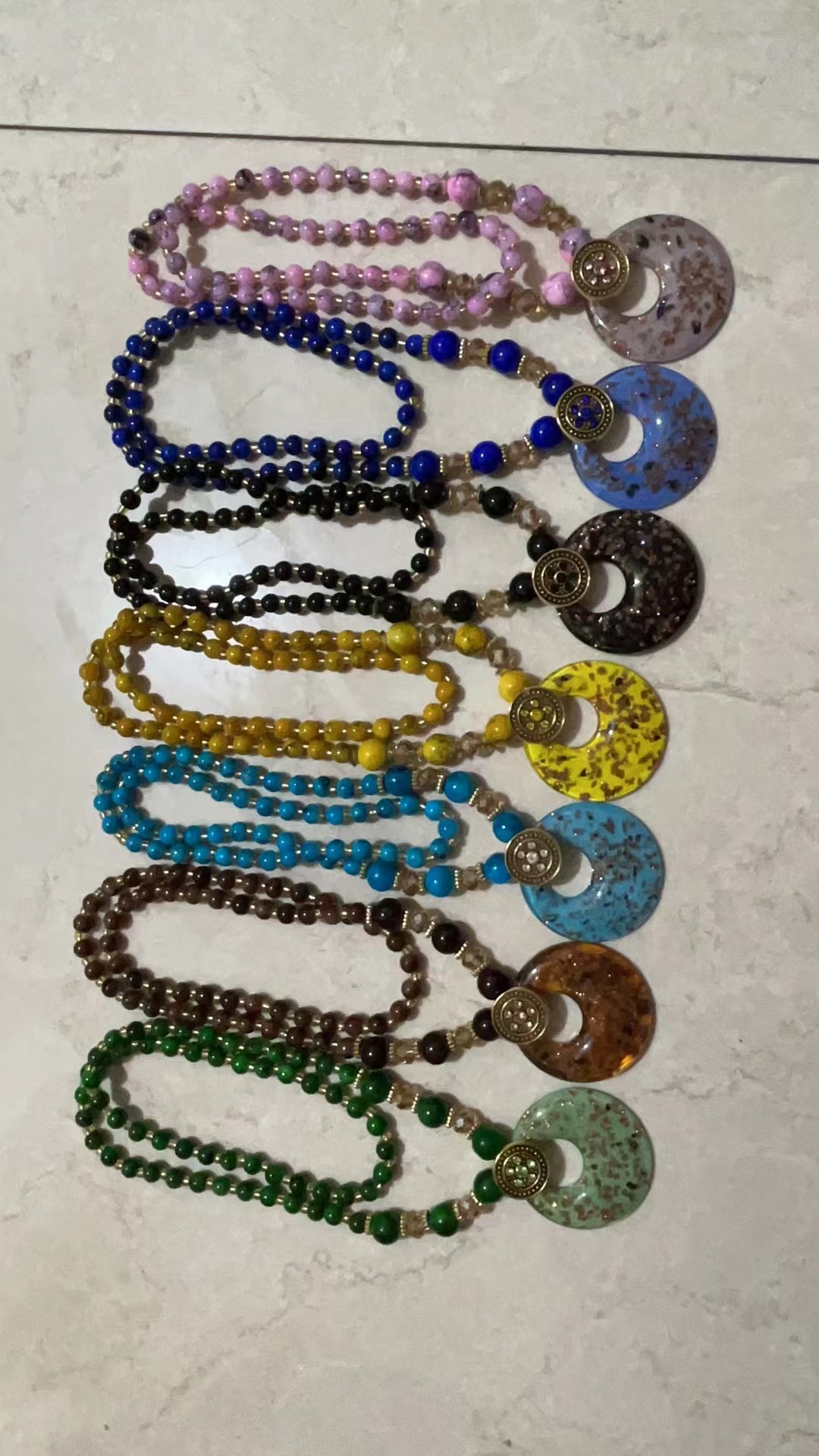 琉璃项链女短款 优雅时尚 简约百搭 精致光泽 高质量琉璃饰品 精美彩莲卡扣项链项链