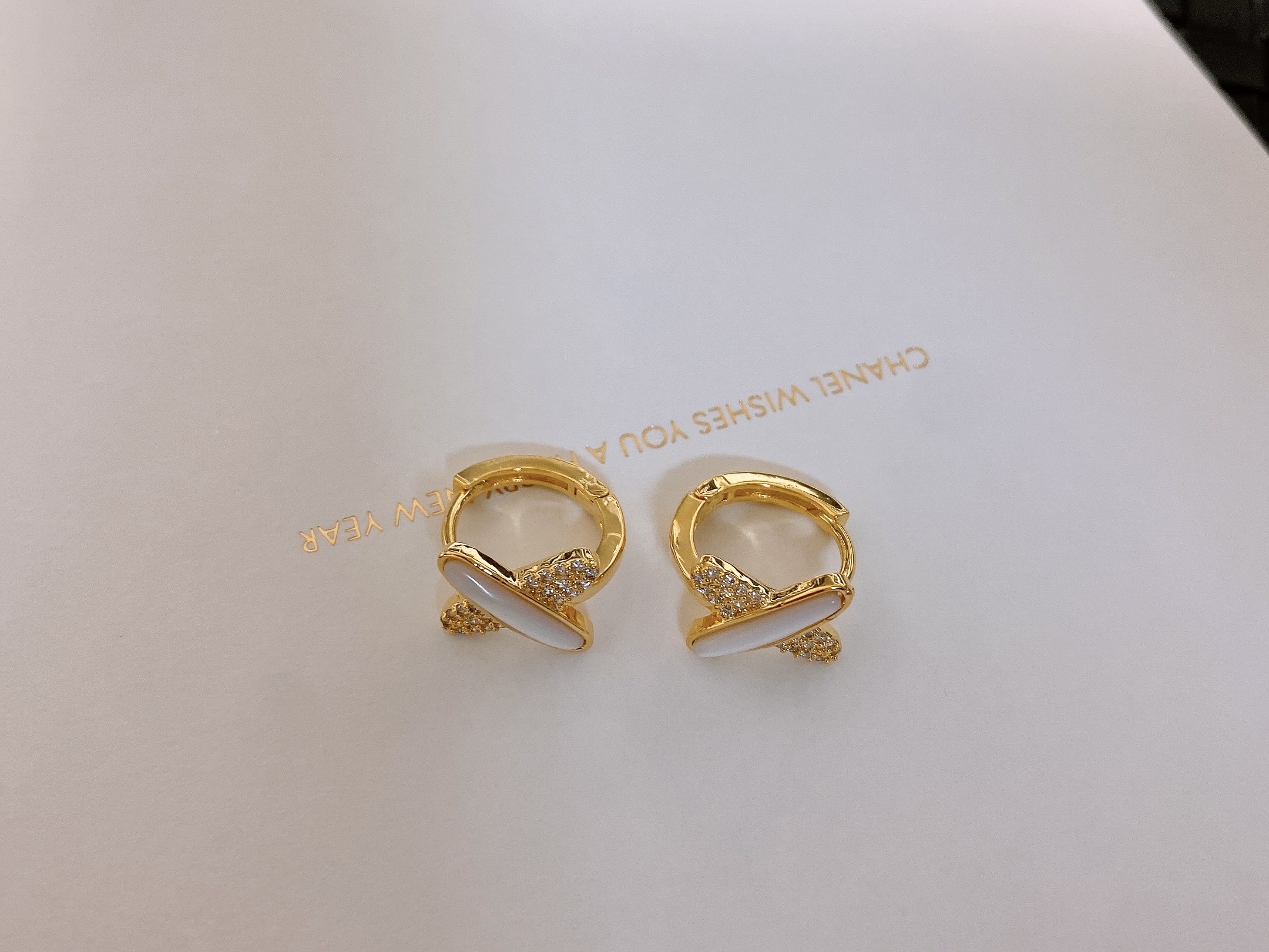 锆石耳环饰品 同款耳饰 时尚潮流耳环 炫彩璀璨耳饰 高级感女士首饰细节图