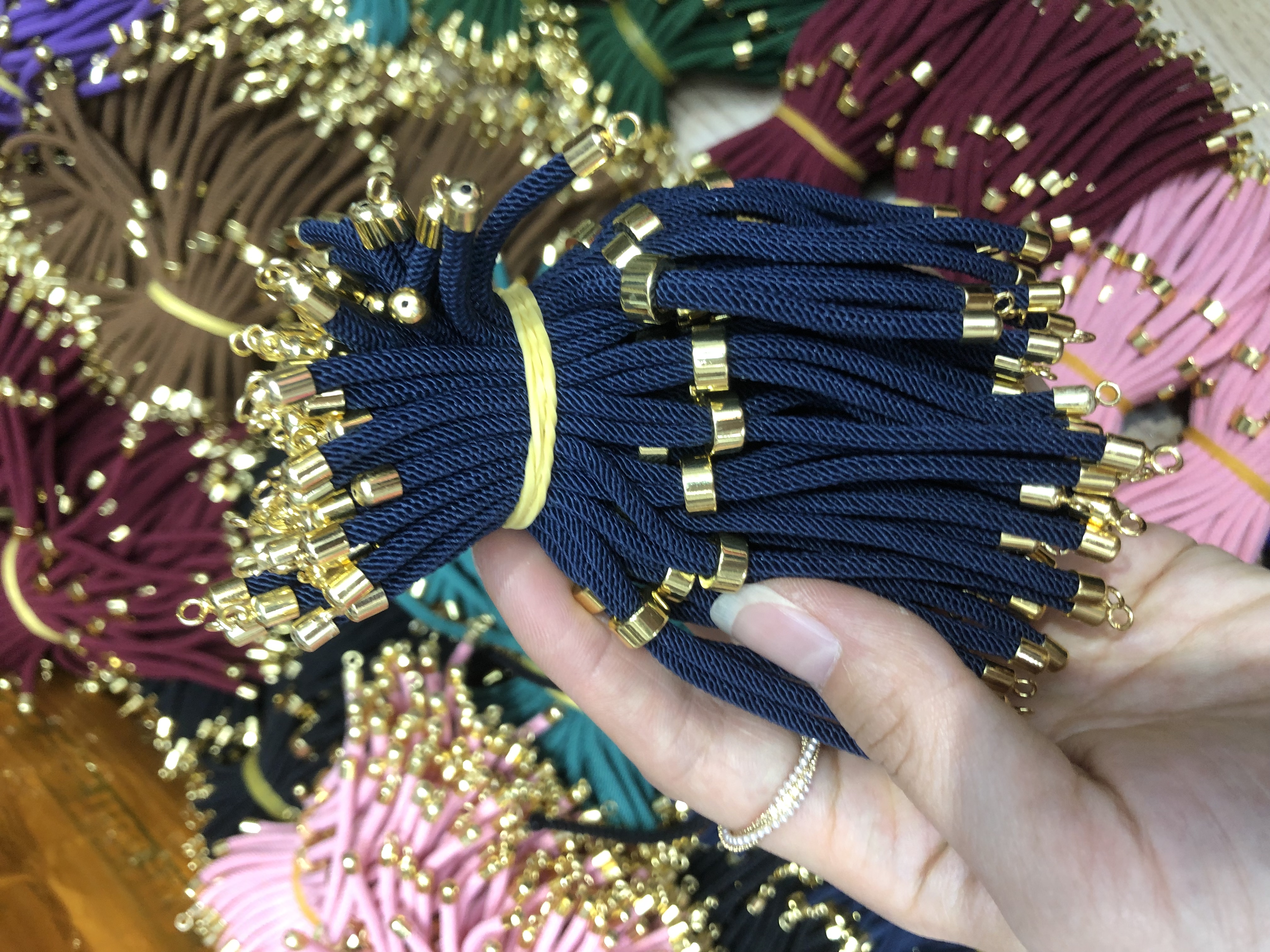 保色铜镀金米兰线生命树红色基础绳夹珠DIY配件手链手绳配件手链手链手串首饰