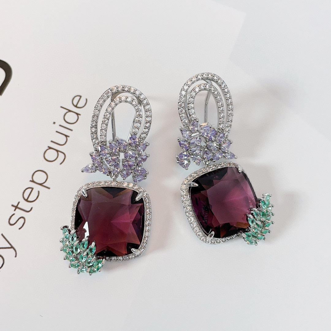 锆石耳环饰品 明星同款耳饰 炫彩耀眼 高级感满满 时尚潮流必备品细节图