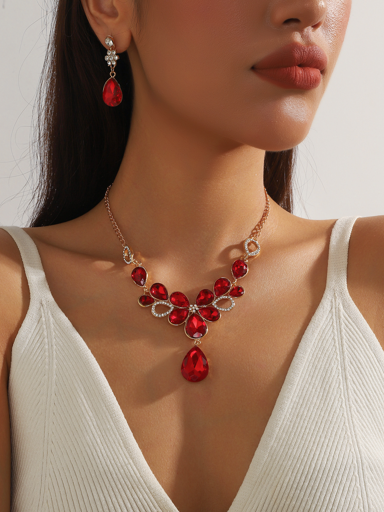 一款大红锆石美丽适合结婚日常佩戴项链套装时尚大气